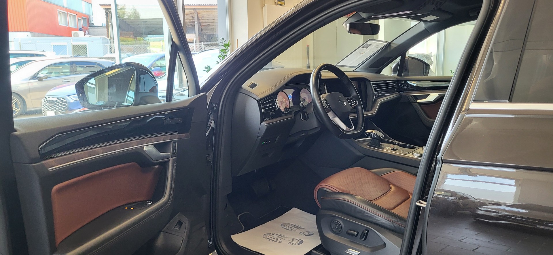VW Touareg 3.0 TDI Atmosphere Tiptronic-image-7
