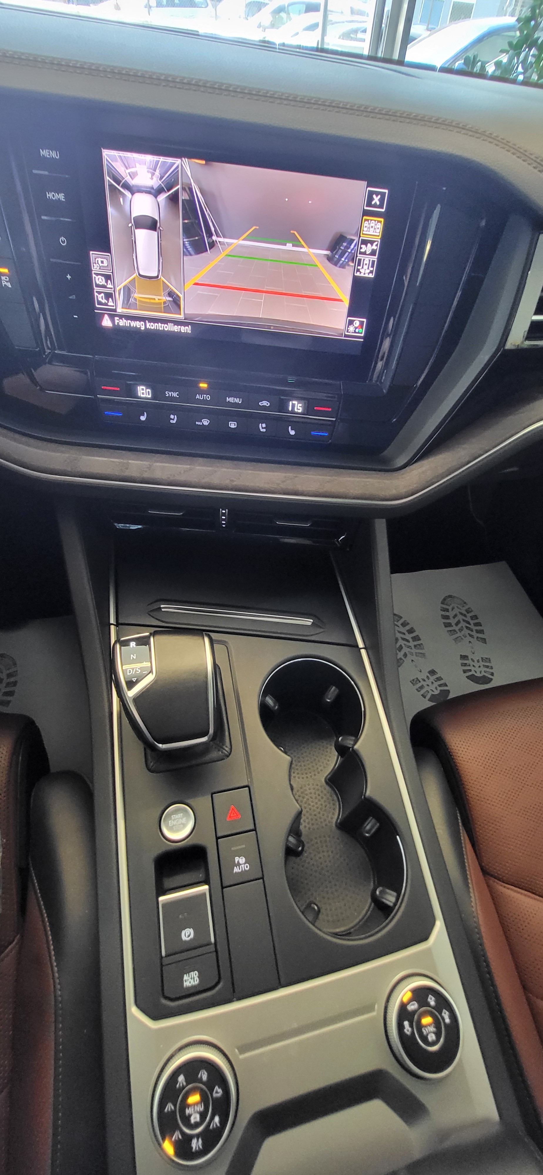 VW Touareg 3.0 TDI Atmosphere Tiptronic-image-10