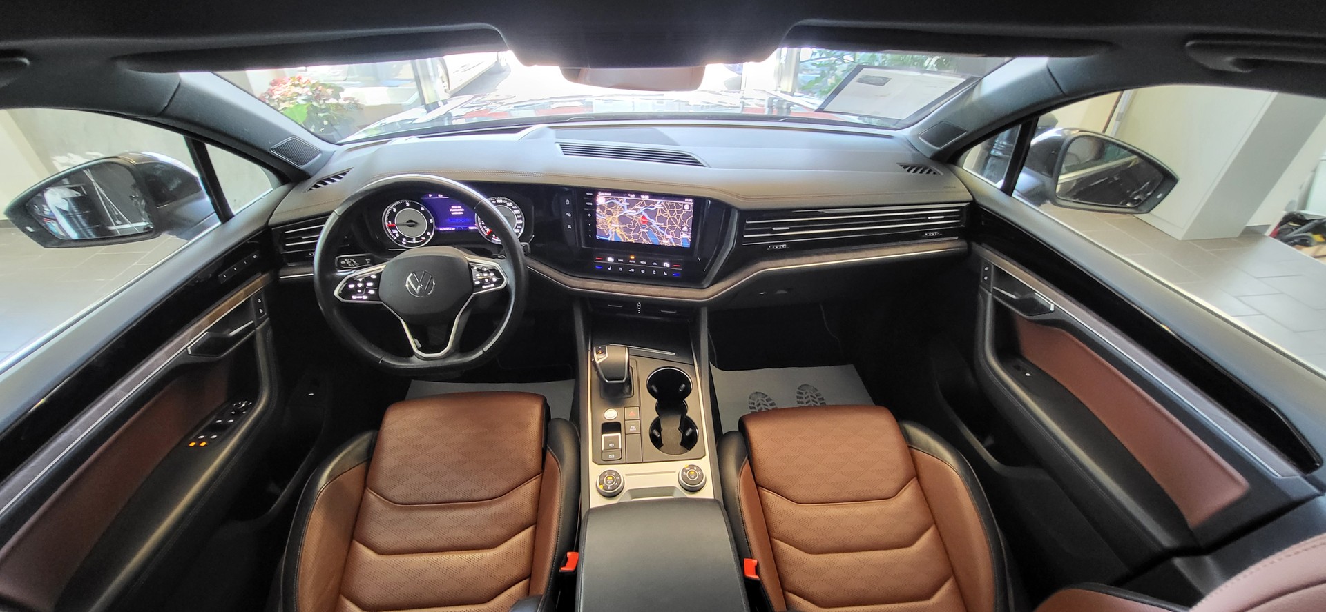 VW Touareg 3.0 TDI Atmosphere Tiptronic-image-5