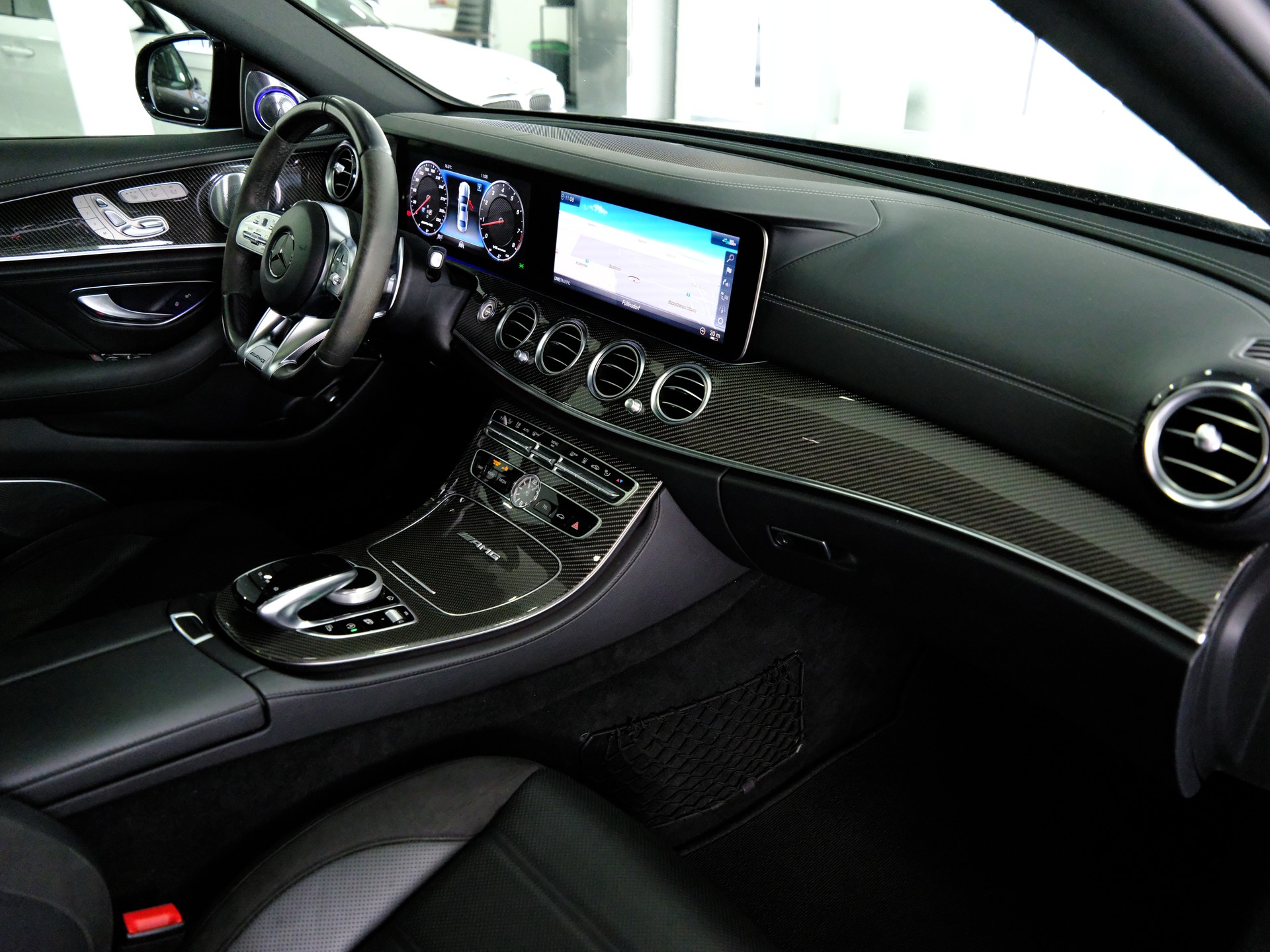 MERCEDES-BENZ E 63 AMG 4Matic+ Speedshift MCT-image-14