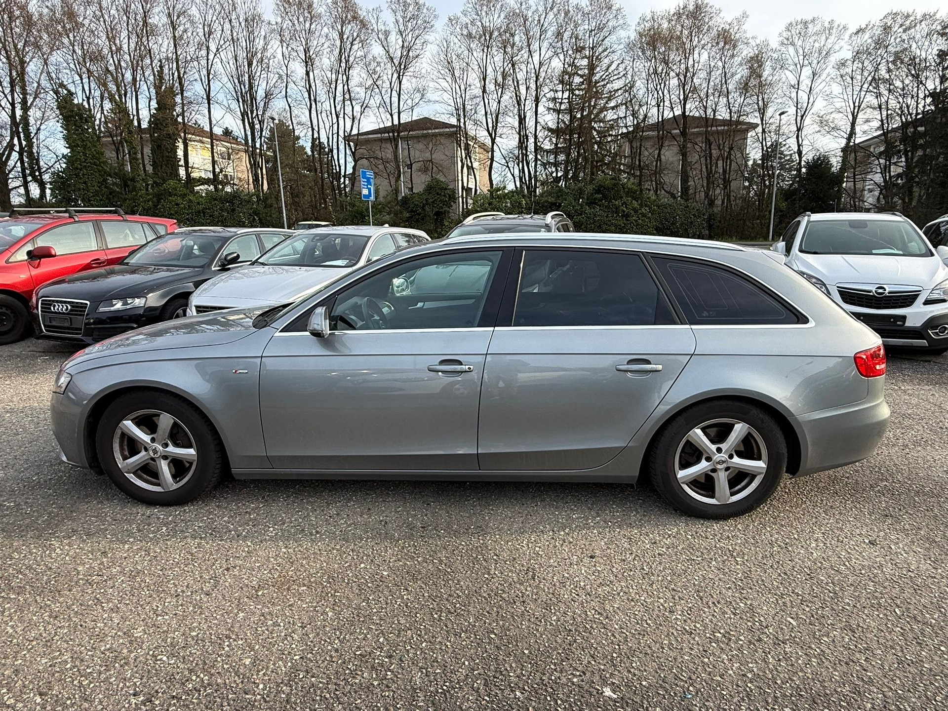 AUDI A4 Avant 2.0 TFSI Style quattro S-Line-image-4