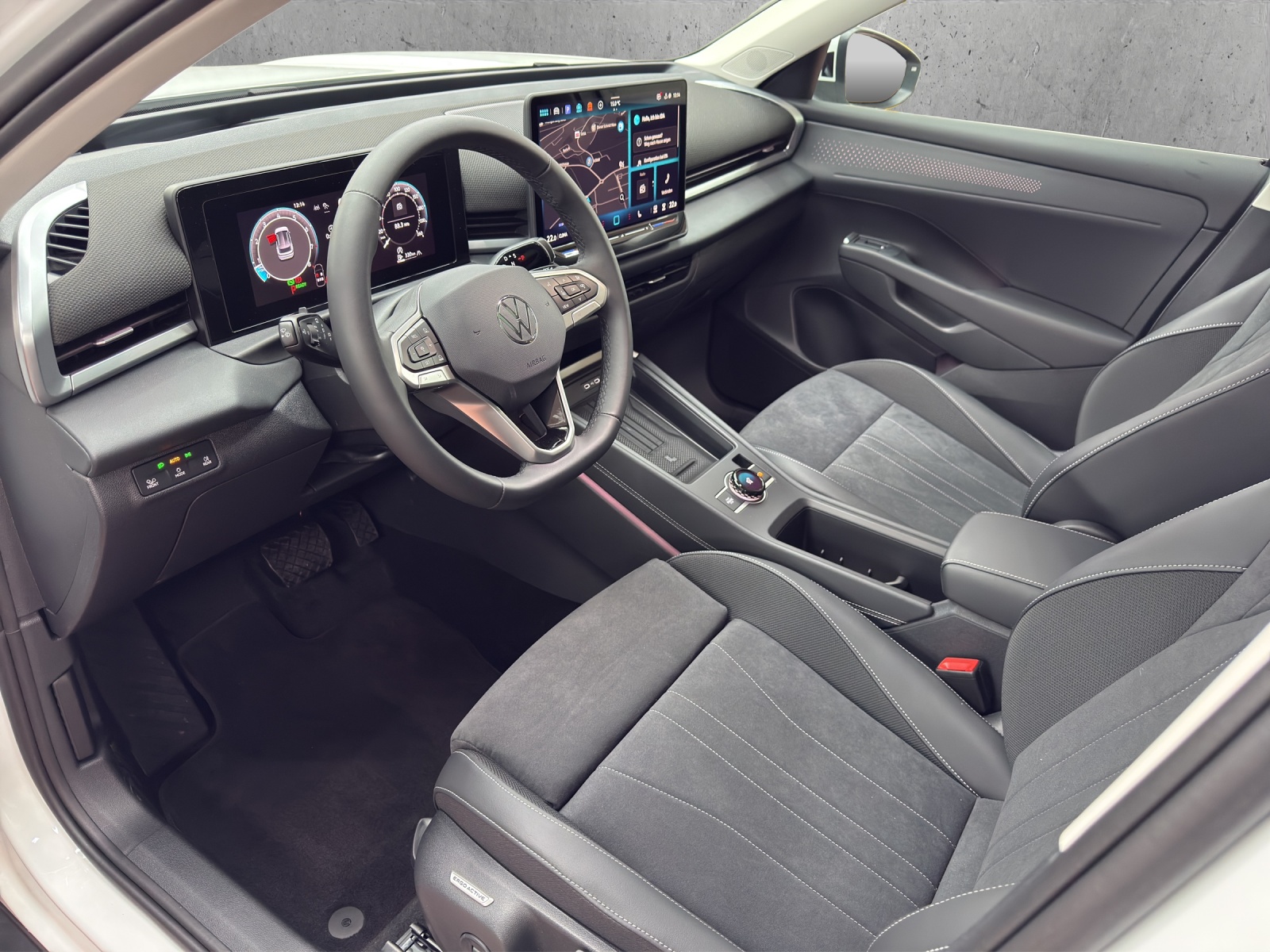 VW T-Roc 1.5 eTSI mHEV Style DSG-image-6