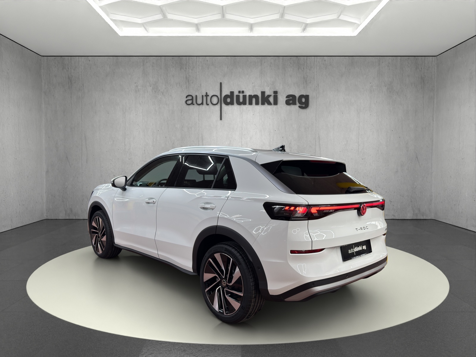 VW T-Roc 1.5 eTSI mHEV Style DSG-image-2