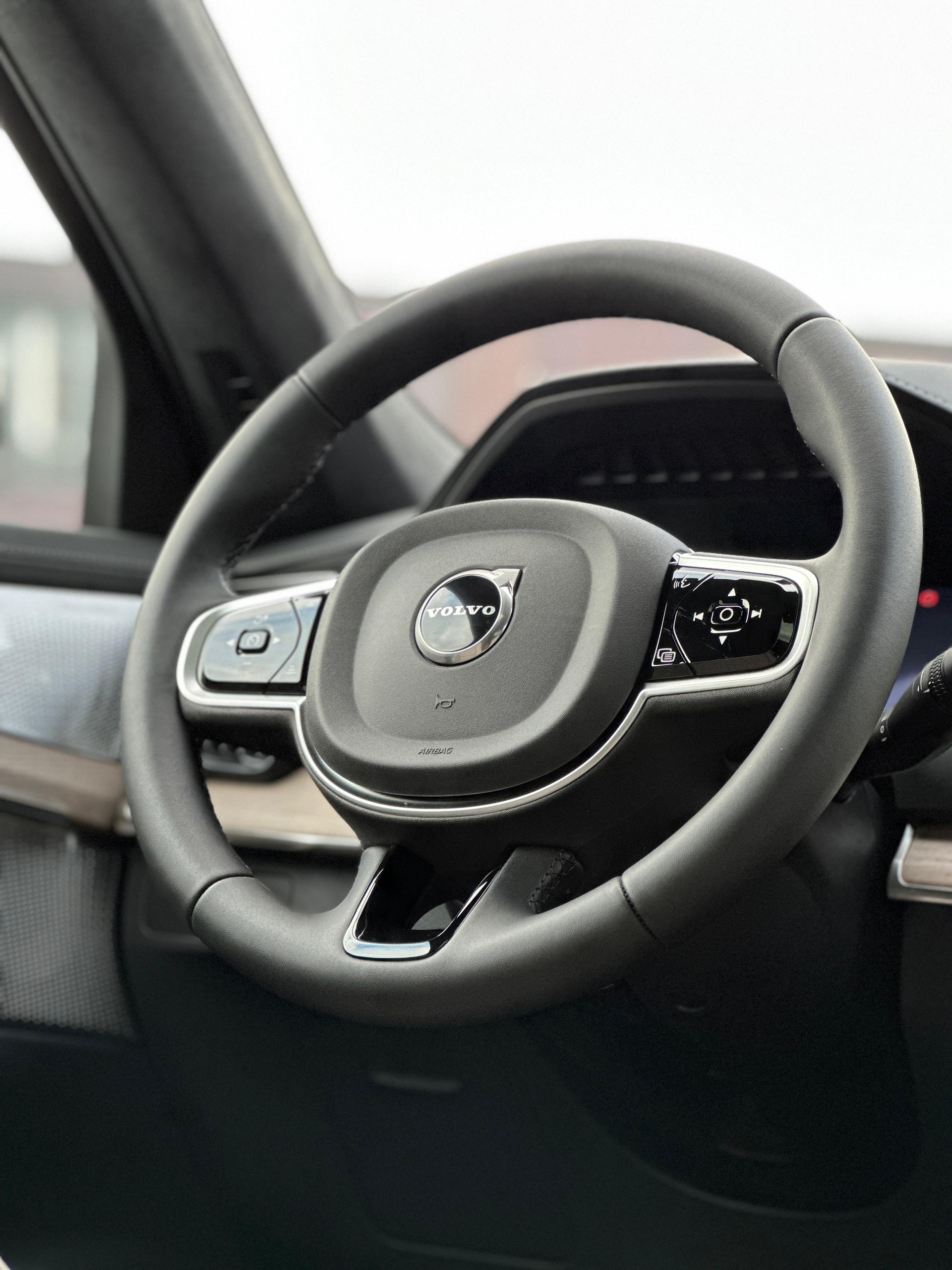 VOLVO XC90 2.0 T8 TE XCLUSIVE Edition Dark eAWD-image-10