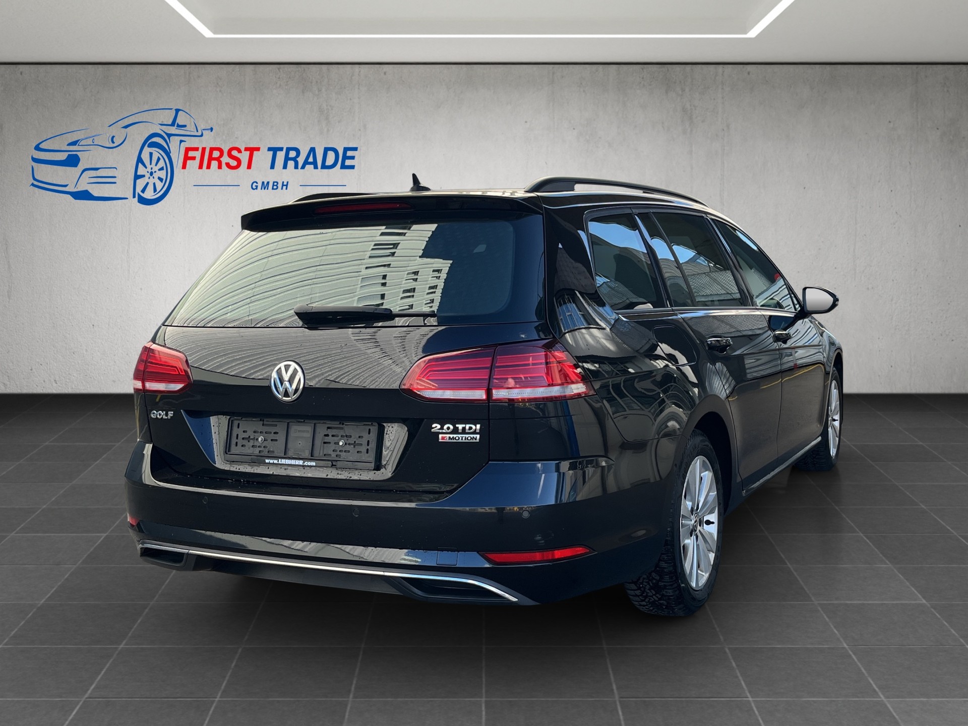 VW Golf Variant 2.0 TDI Highline 4Motion-image-4