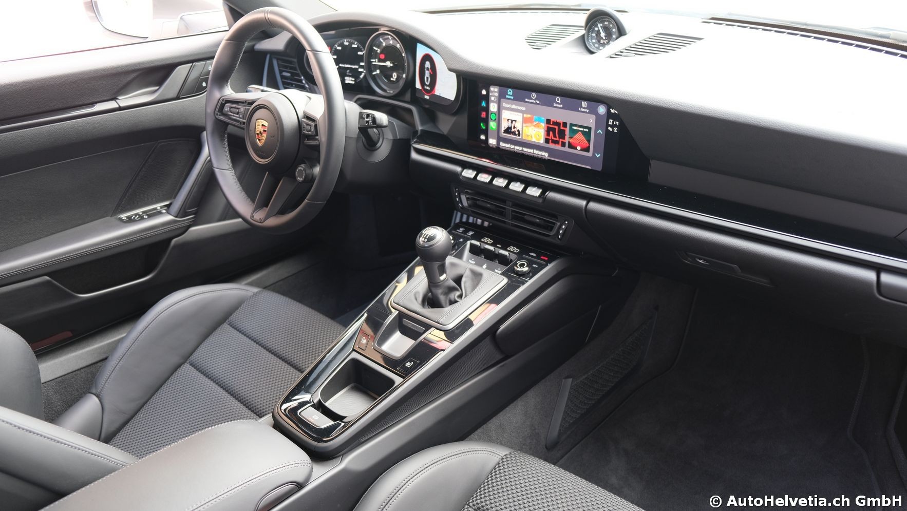 PORSCHE 911 Carrera T-image-9