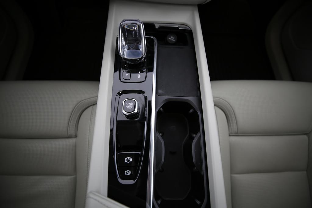 VOLVO XC60 2.0 T8 TE Inscription eAWD-image-8