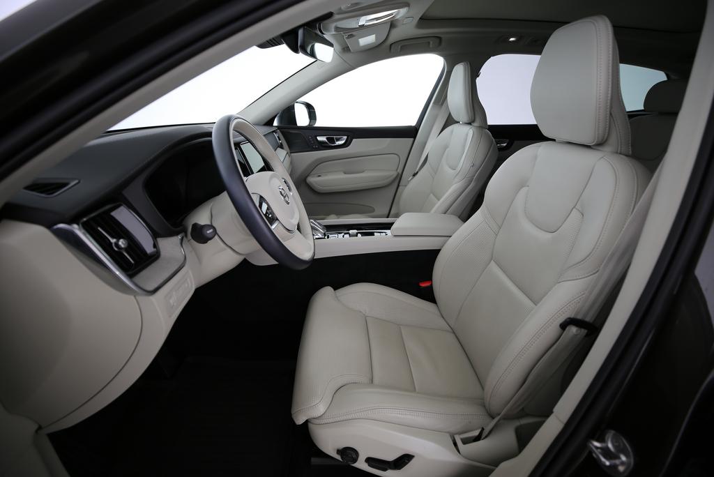 VOLVO XC60 2.0 T8 TE Inscription eAWD-image-3