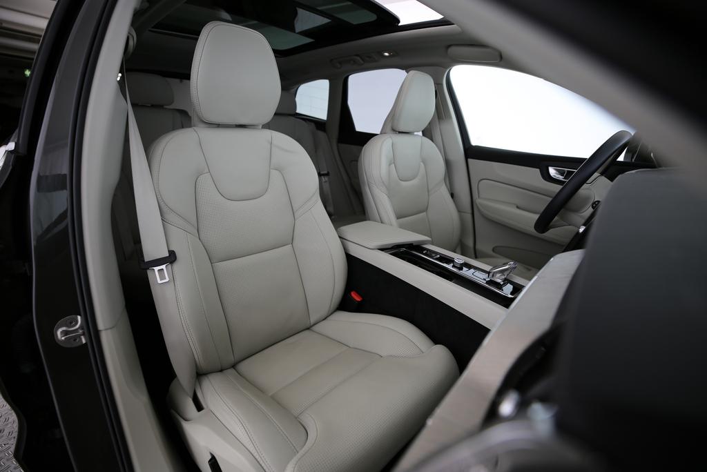 VOLVO XC60 2.0 T8 TE Inscription eAWD-image-11