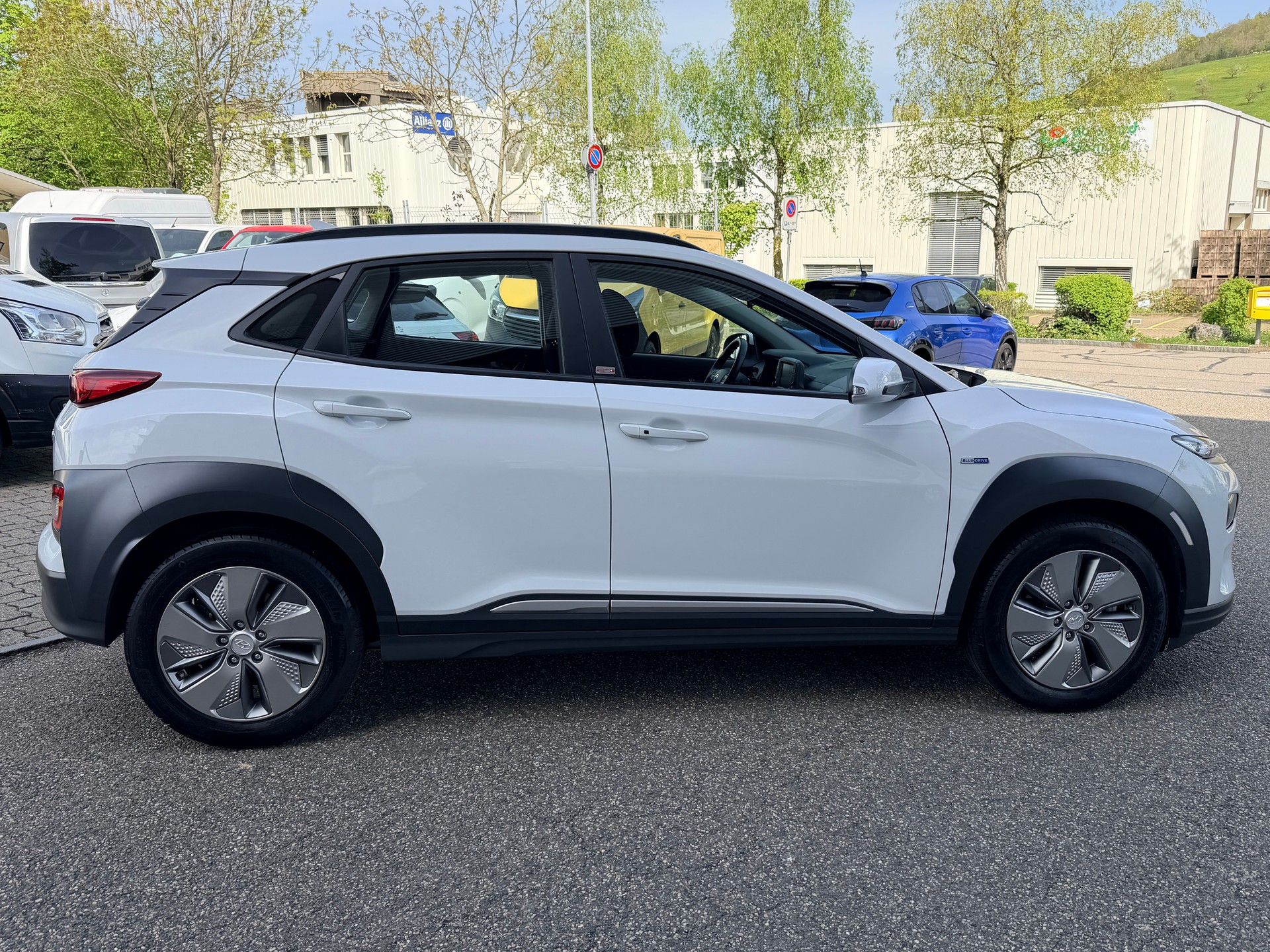 HYUNDAI Kona EV Amplia-image-1