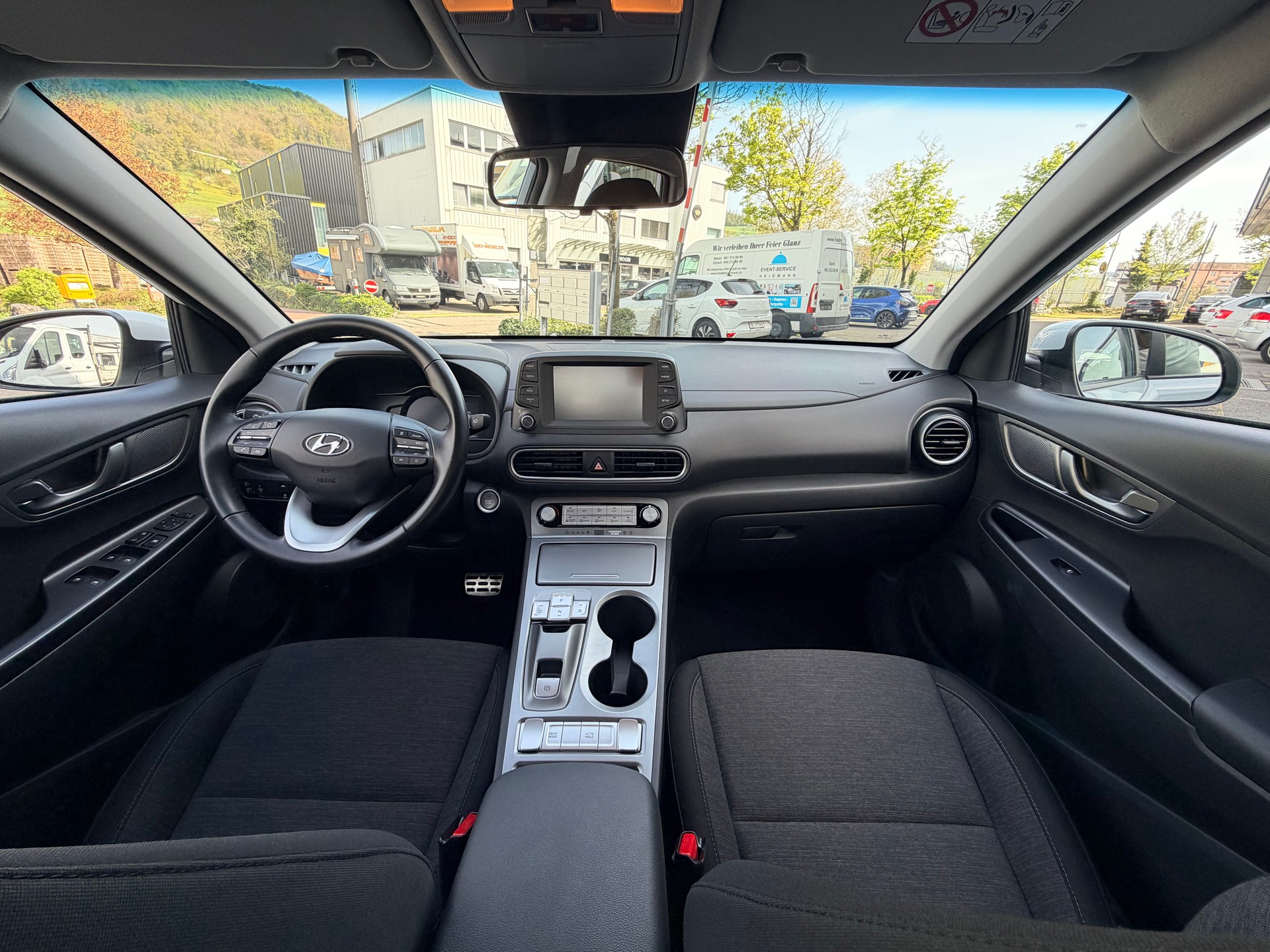 HYUNDAI Kona EV Amplia-image-11