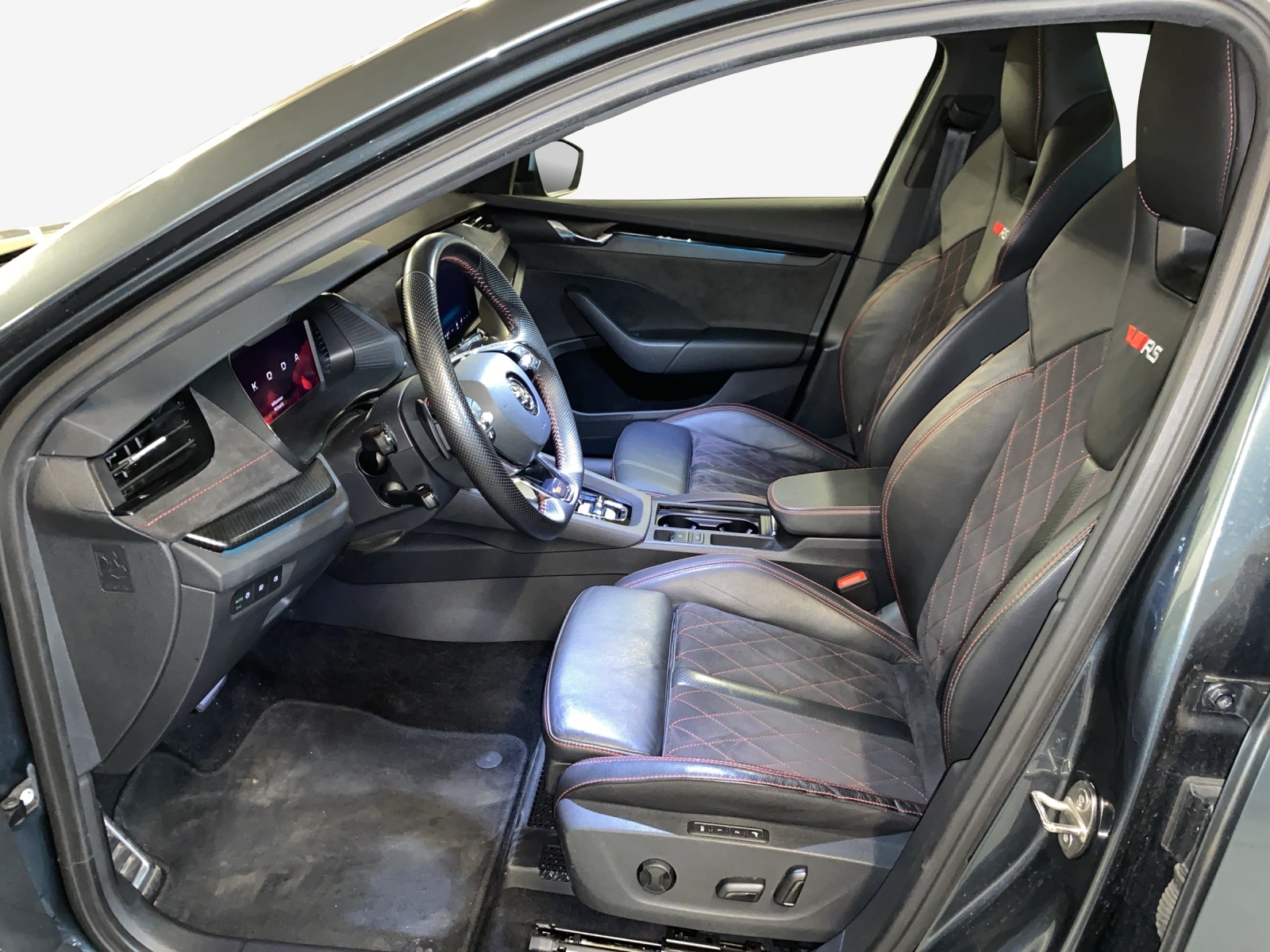 SKODA Octavia Combi 2.0 TDI DSG RS 4x4-image-7