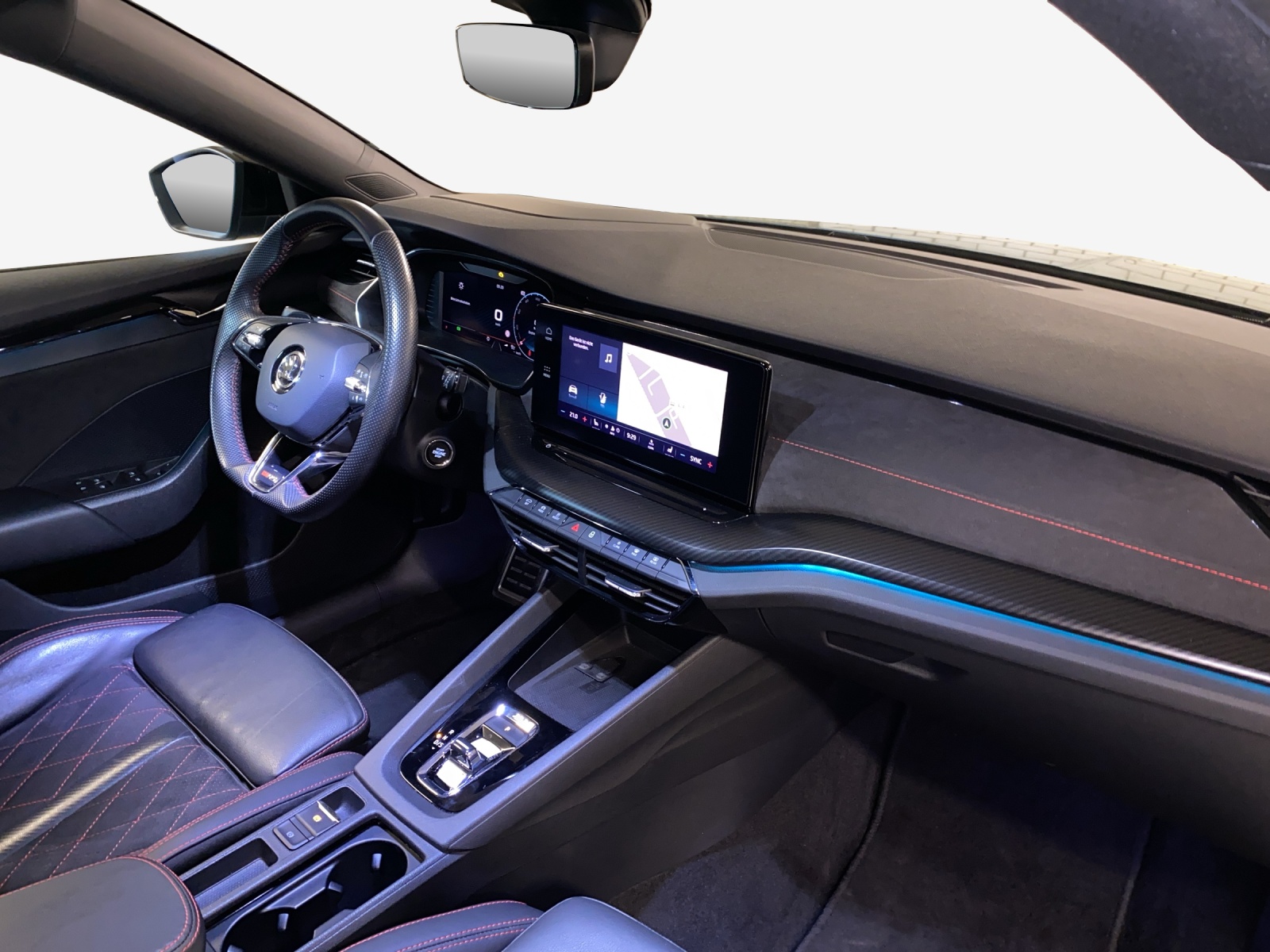 SKODA Octavia Combi 2.0 TDI DSG RS 4x4-image-14