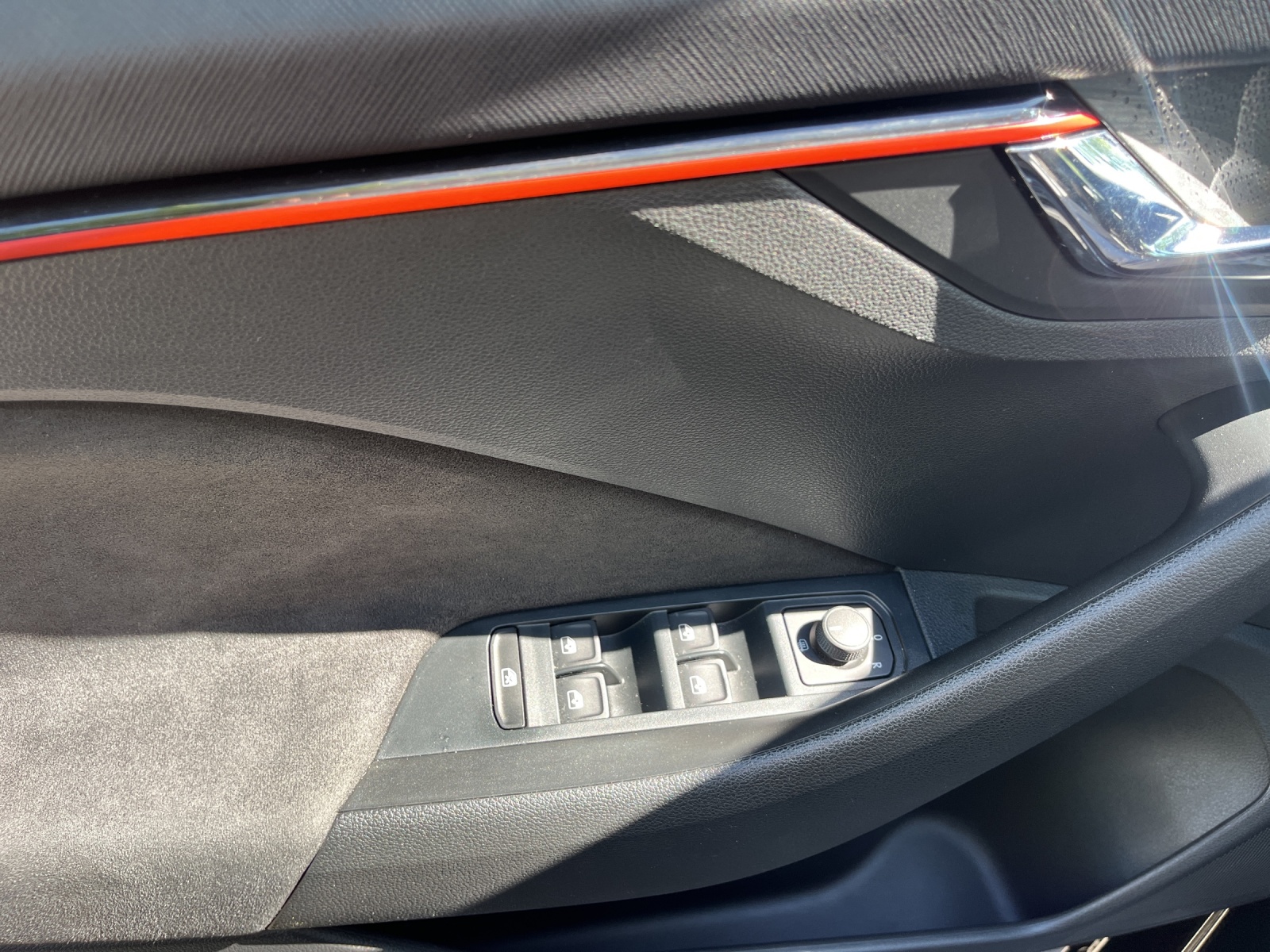 SKODA Kamiq 1.0 TSI Monte Carlo DSG-image-15