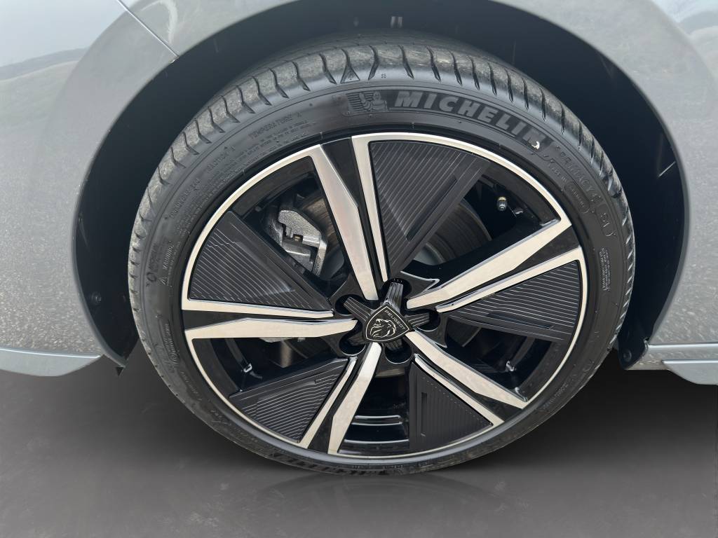 PEUGEOT 308 e GT 54kWh-image-13