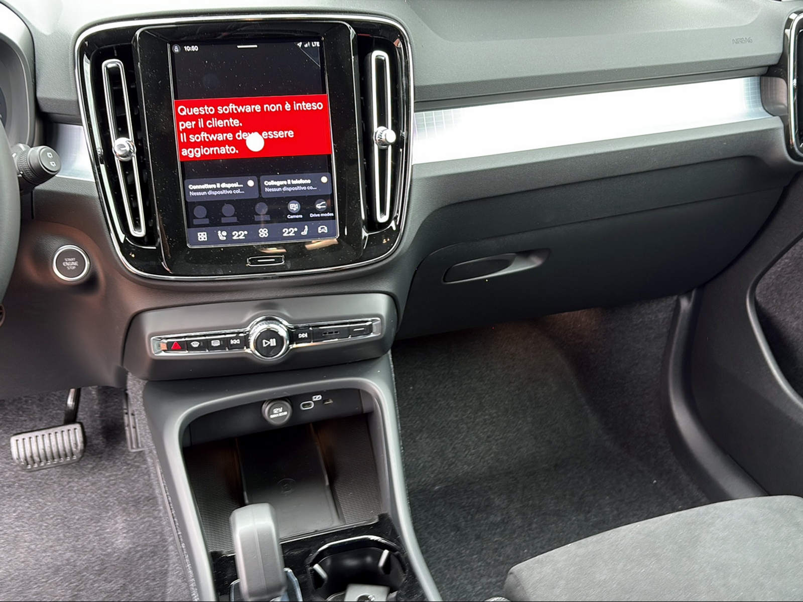 VOLVO XC40 B3 Benzin Mild Hybrid Plus Dark DCT-image-5