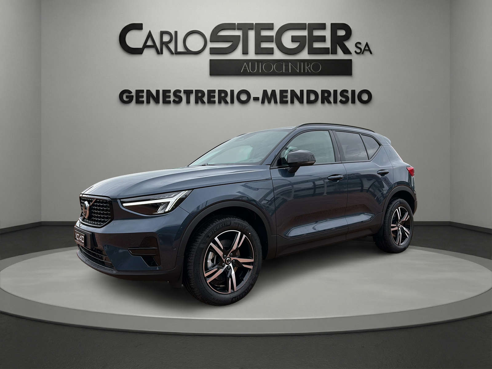 VOLVO XC40 B3 Benzin Mild Hybrid Plus Dark DCT-image-0