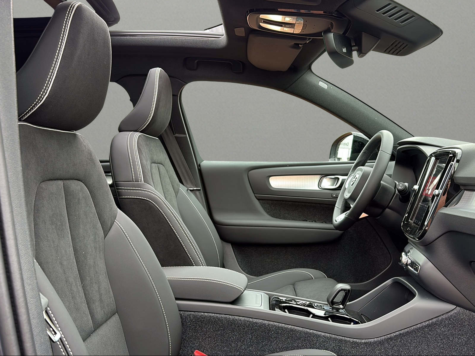 VOLVO XC40 B3 Benzin Mild Hybrid Plus Dark DCT-image-10