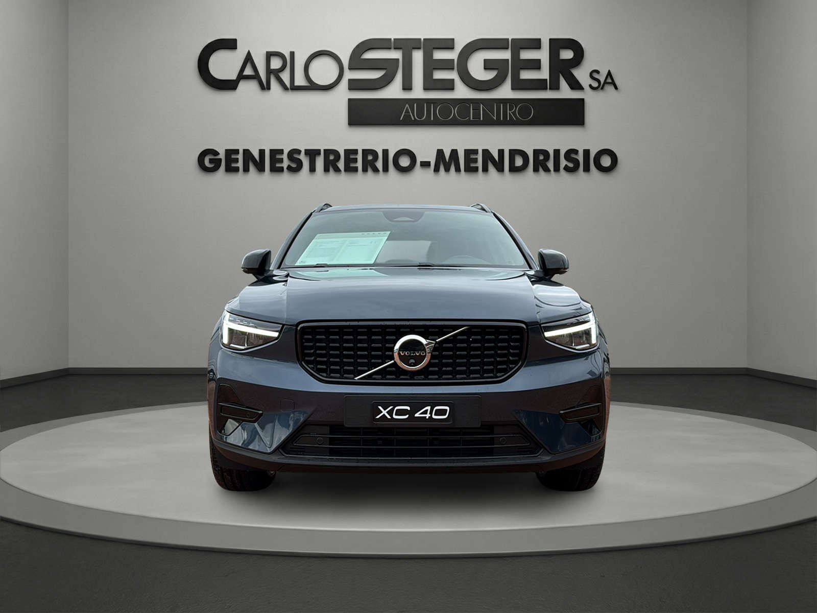 VOLVO XC40 B3 Benzin Mild Hybrid Plus Dark DCT-image-1