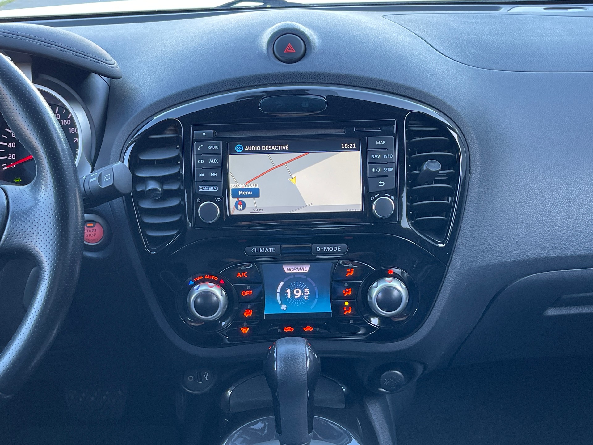 NISSAN Juke 1.6 DIG-T tekna 17'' 4x4 Xtronic M-CVT-image-9