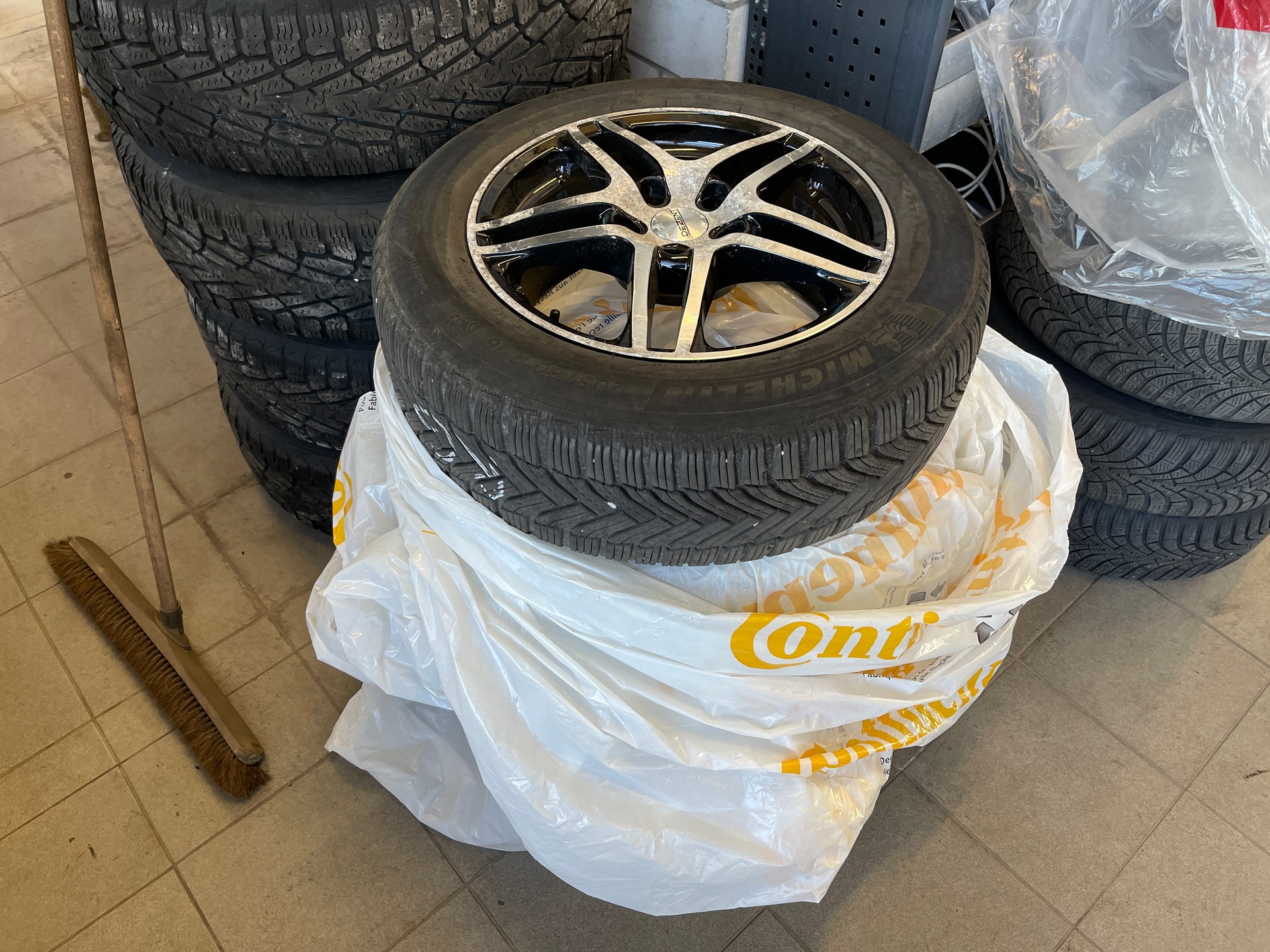 NISSAN Juke 1.6 DIG-T tekna 17'' 4x4 Xtronic M-CVT-image-15