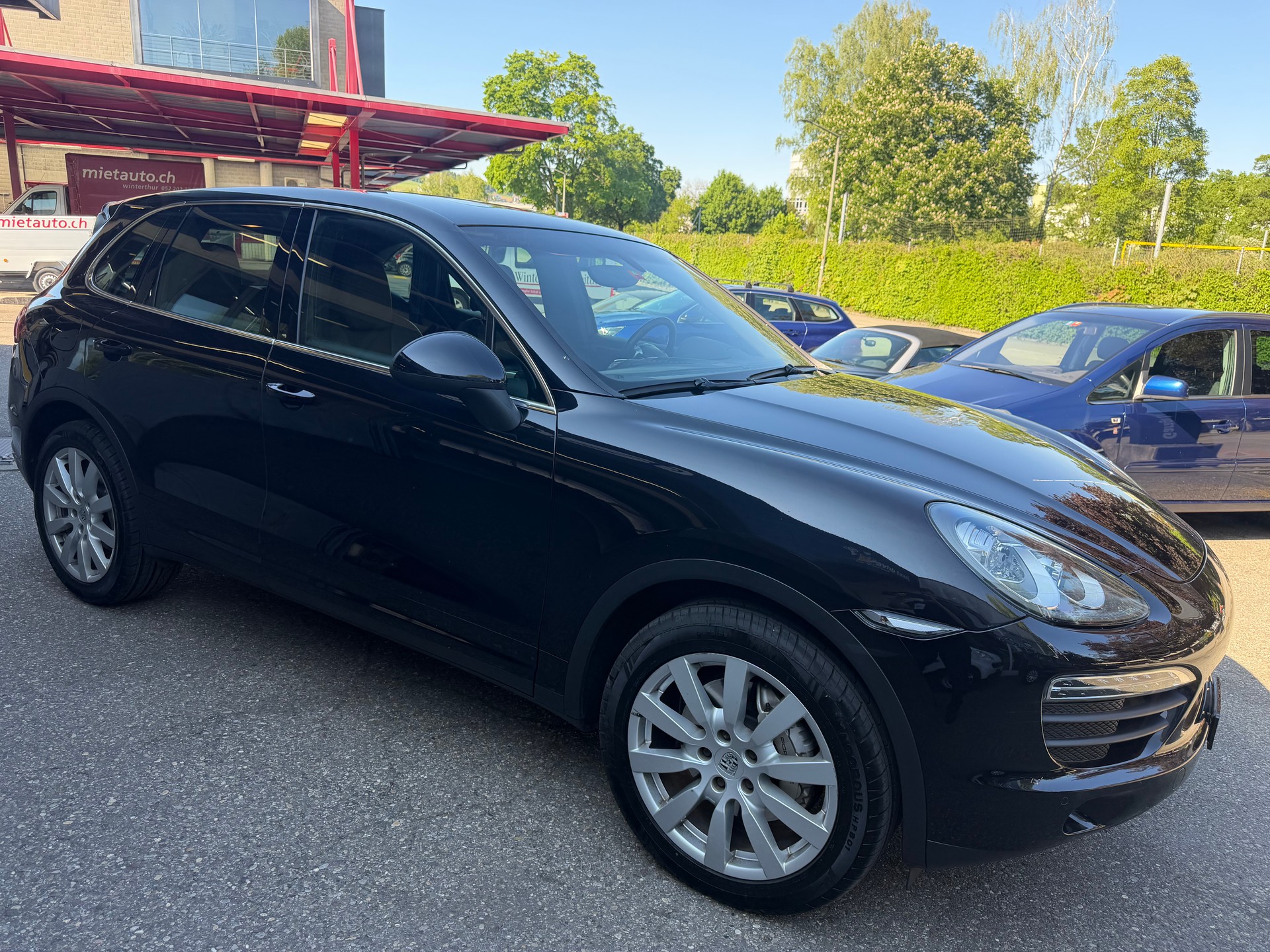 PORSCHE Cayenne S-showroom-element-1