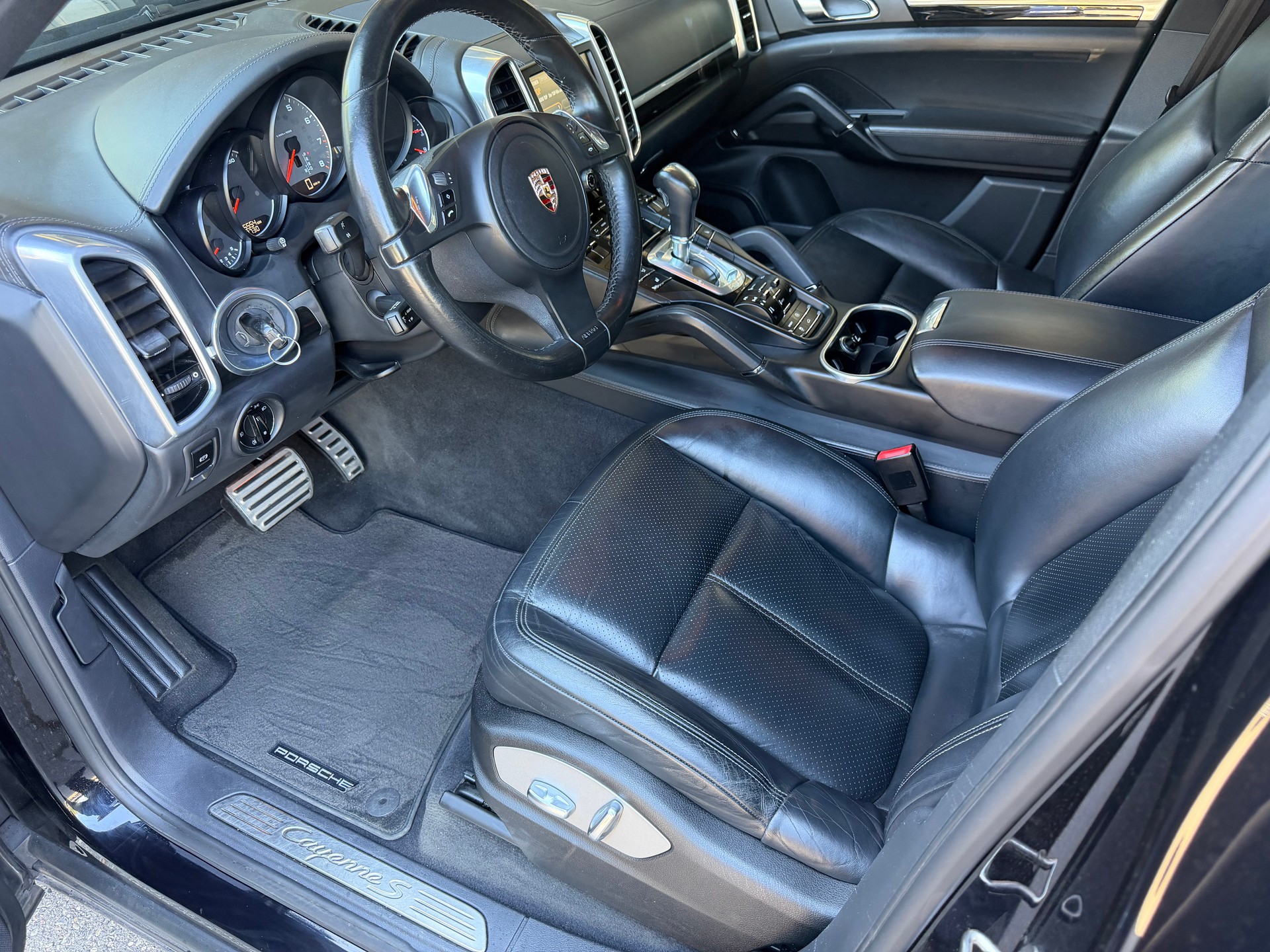 PORSCHE Cayenne S-image-12