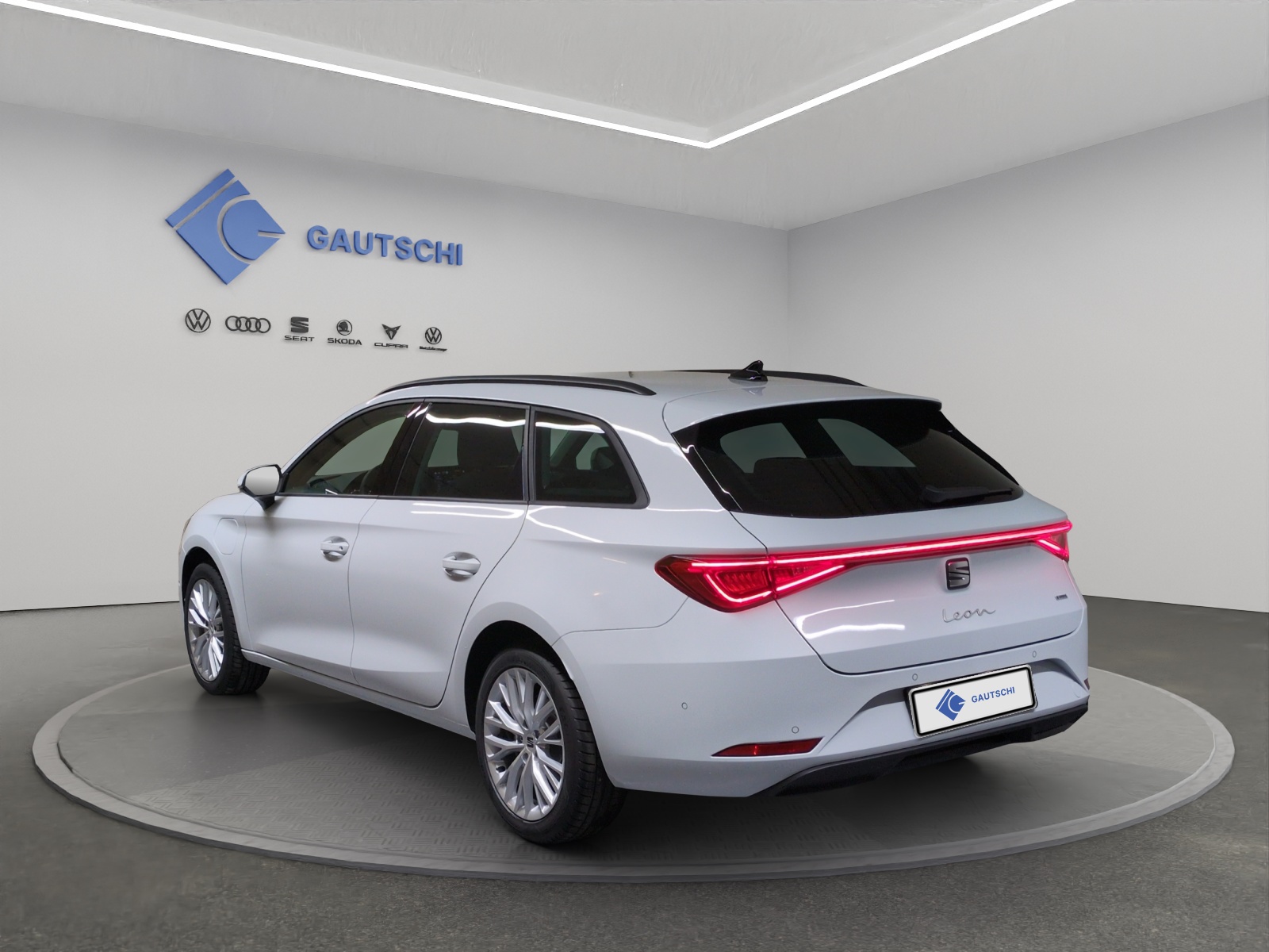 SEAT Leon ST 1.5 eHybrid pHEV DSG Style-image-2