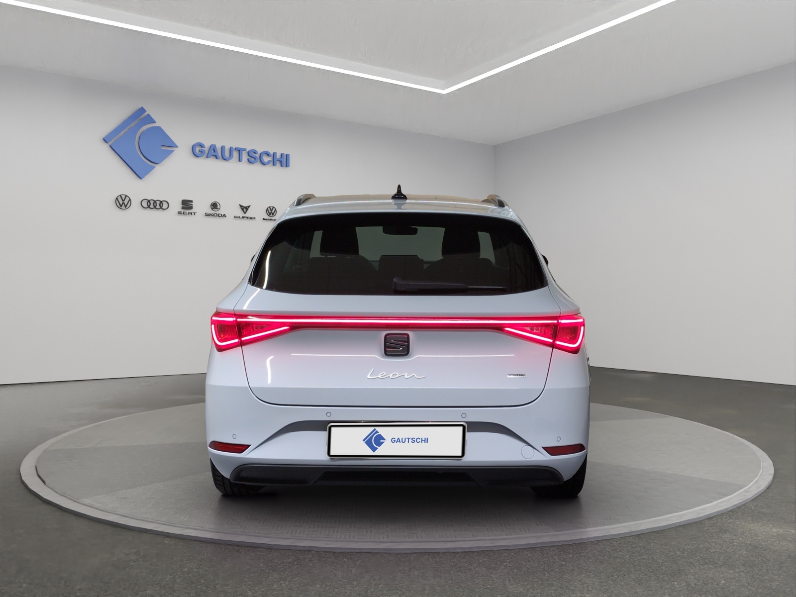 SEAT Leon ST 1.5 eHybrid pHEV DSG Style-image-3