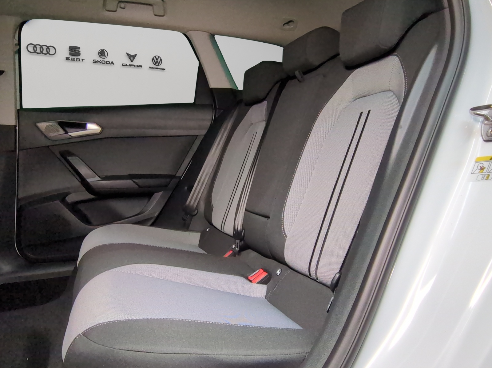 SEAT Leon ST 1.5 eHybrid pHEV DSG Style-image-8