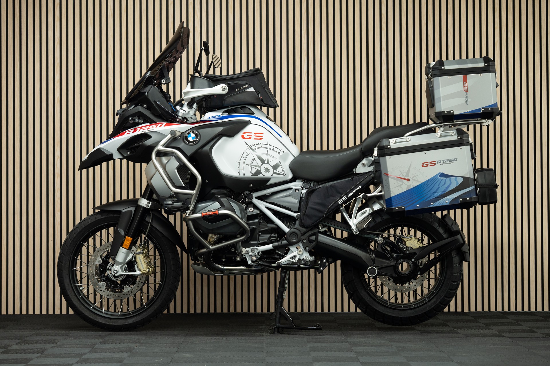 BMW R 1250 GS Adventure-showroom-element-1