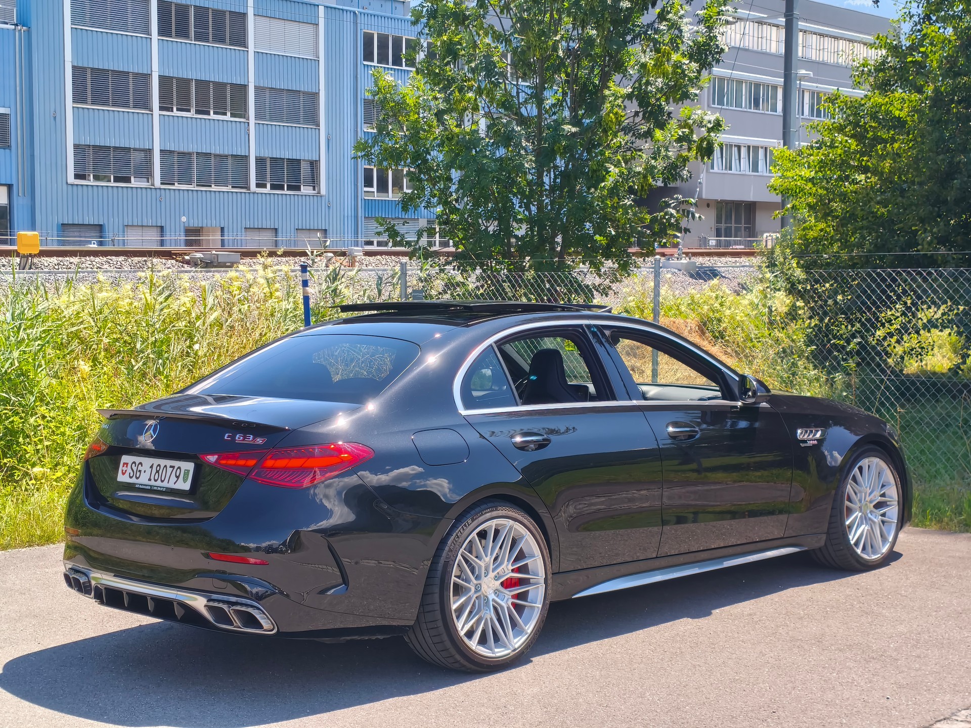 MERCEDES-BENZ C 63 S AMG E Performance 4 Matic-image-5