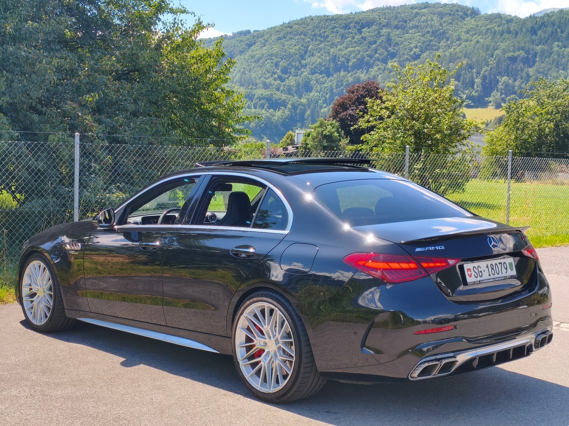 MERCEDES-BENZ C 63 S AMG E Performance 4 Matic-image-8