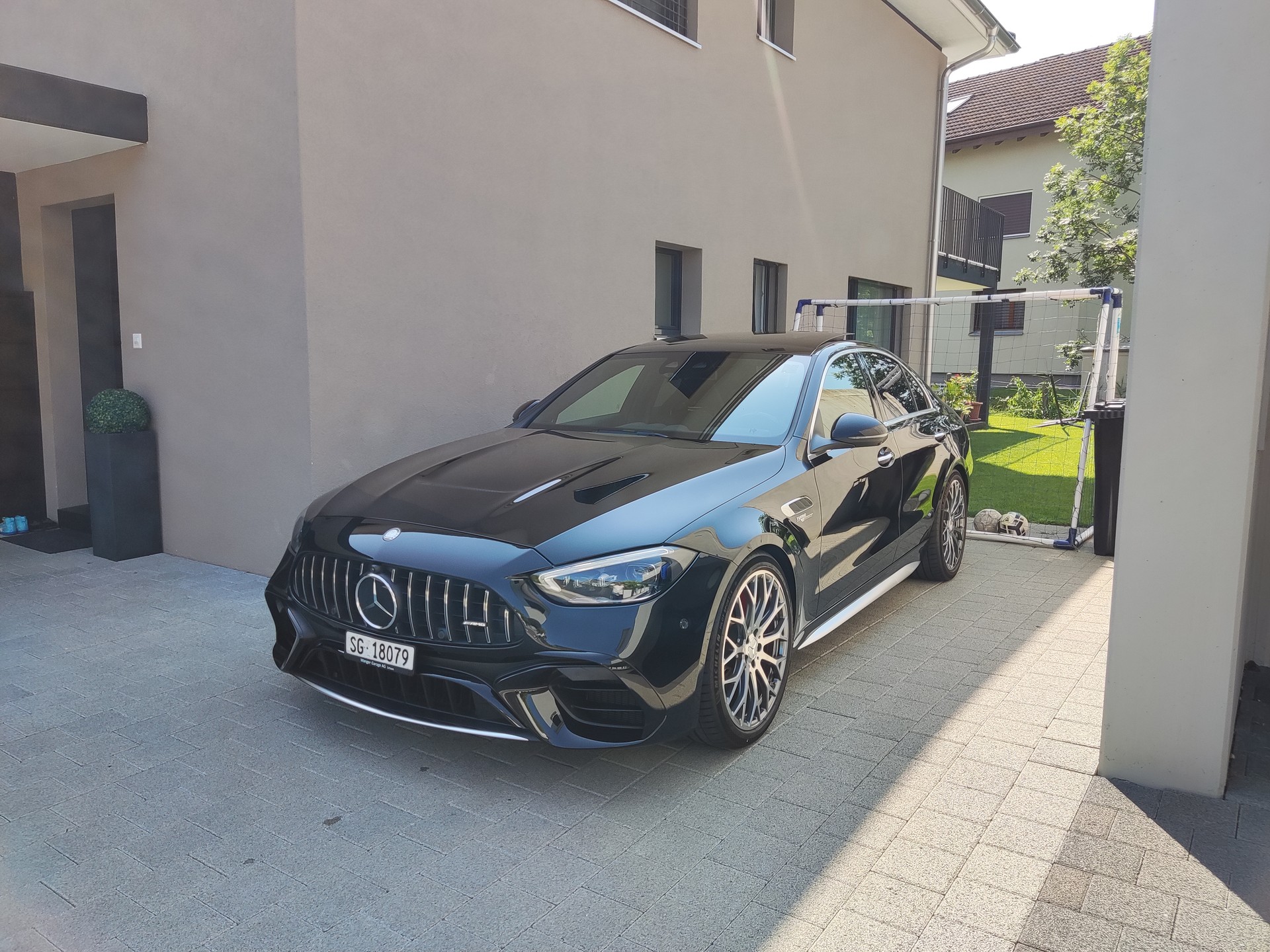 MERCEDES-BENZ C 63 S AMG E Performance 4 Matic-image-15