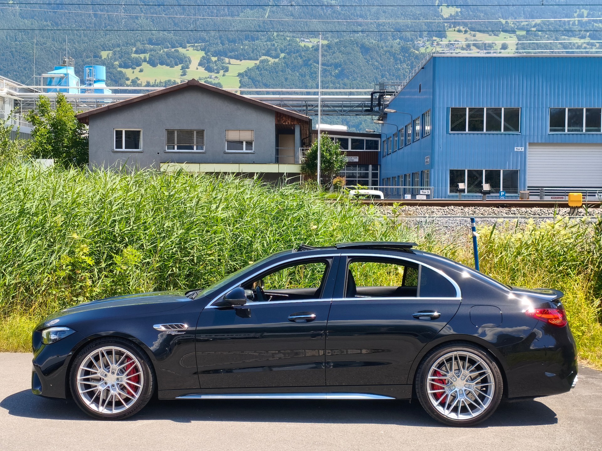 MERCEDES-BENZ C 63 S AMG E Performance 4 Matic-image-9