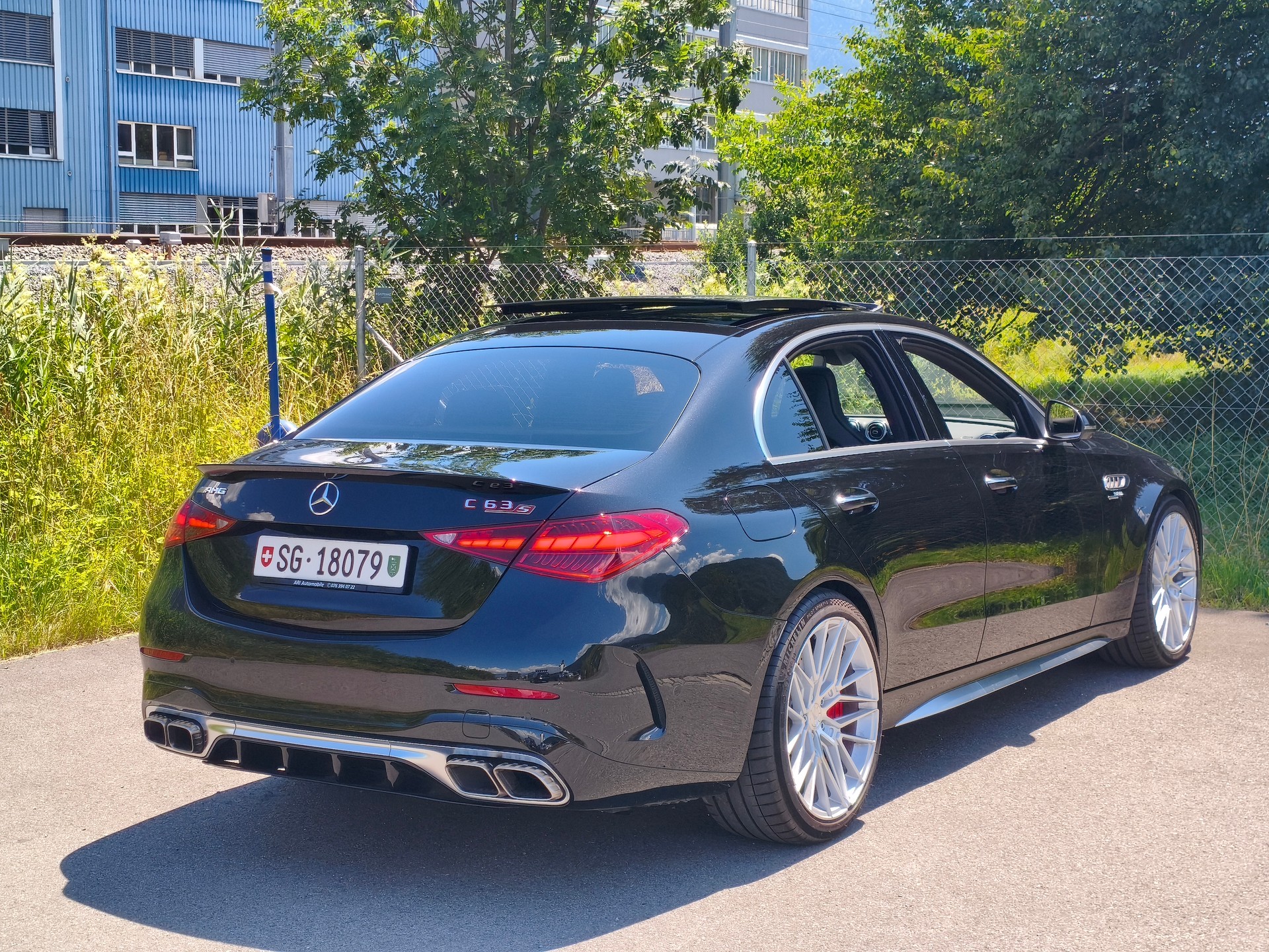 MERCEDES-BENZ C 63 S AMG E Performance 4 Matic-image-6