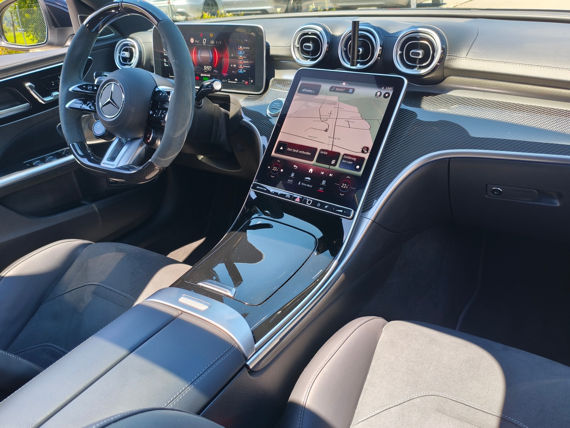 MERCEDES-BENZ C 63 S AMG E Performance 4 Matic-image-13