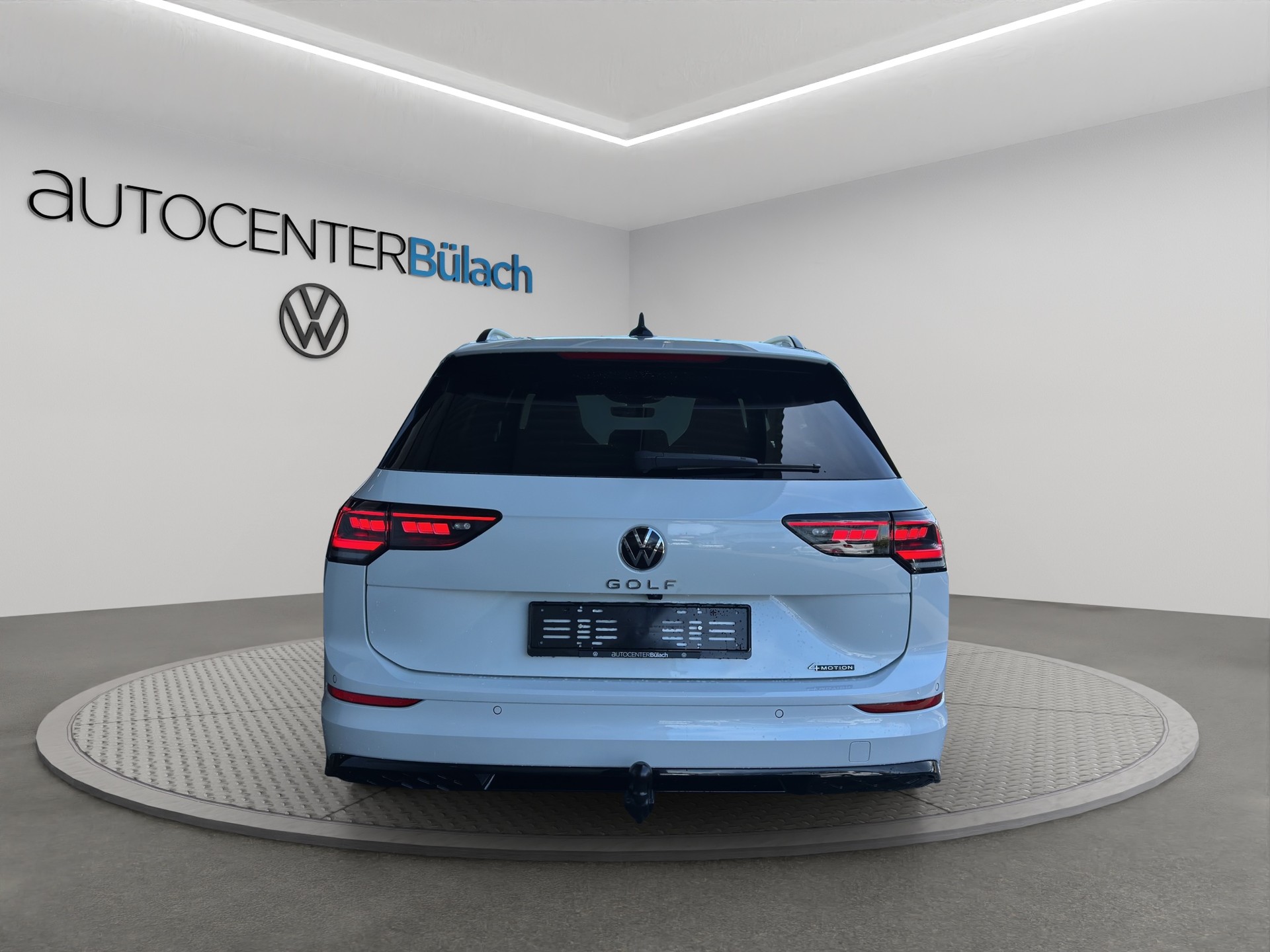 VW Golf Variant 2.0 TSI R-Line DSG 4 Motion-image-5