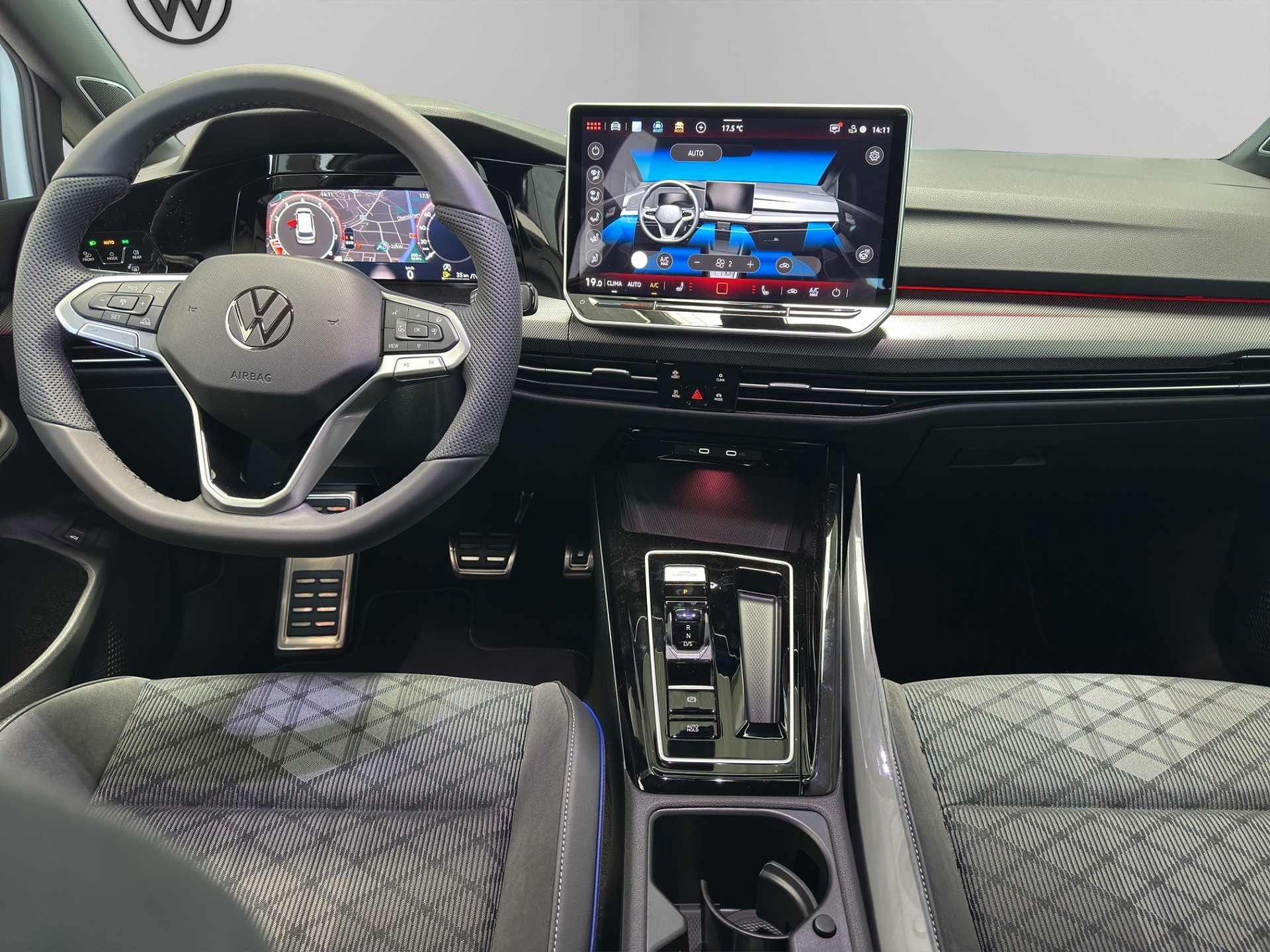 VW Golf Variant 2.0 TSI R-Line DSG 4 Motion-image-11