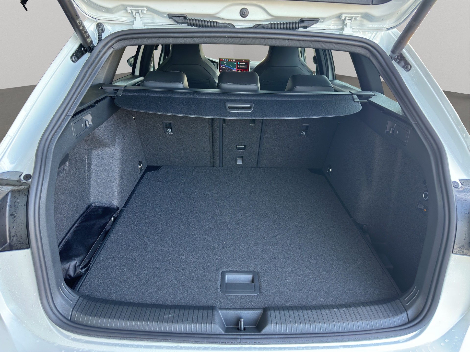 VW Golf Variant 2.0 TSI R-Line DSG 4 Motion-image-15