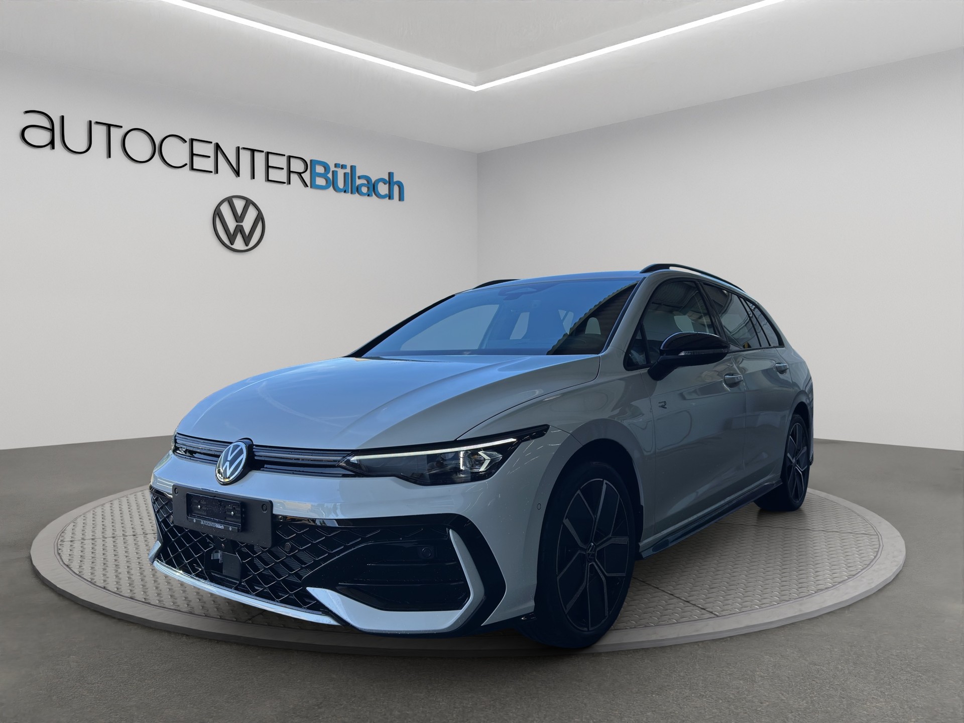 VW Golf Variant 2.0 TSI R-Line DSG 4 Motion-image-0