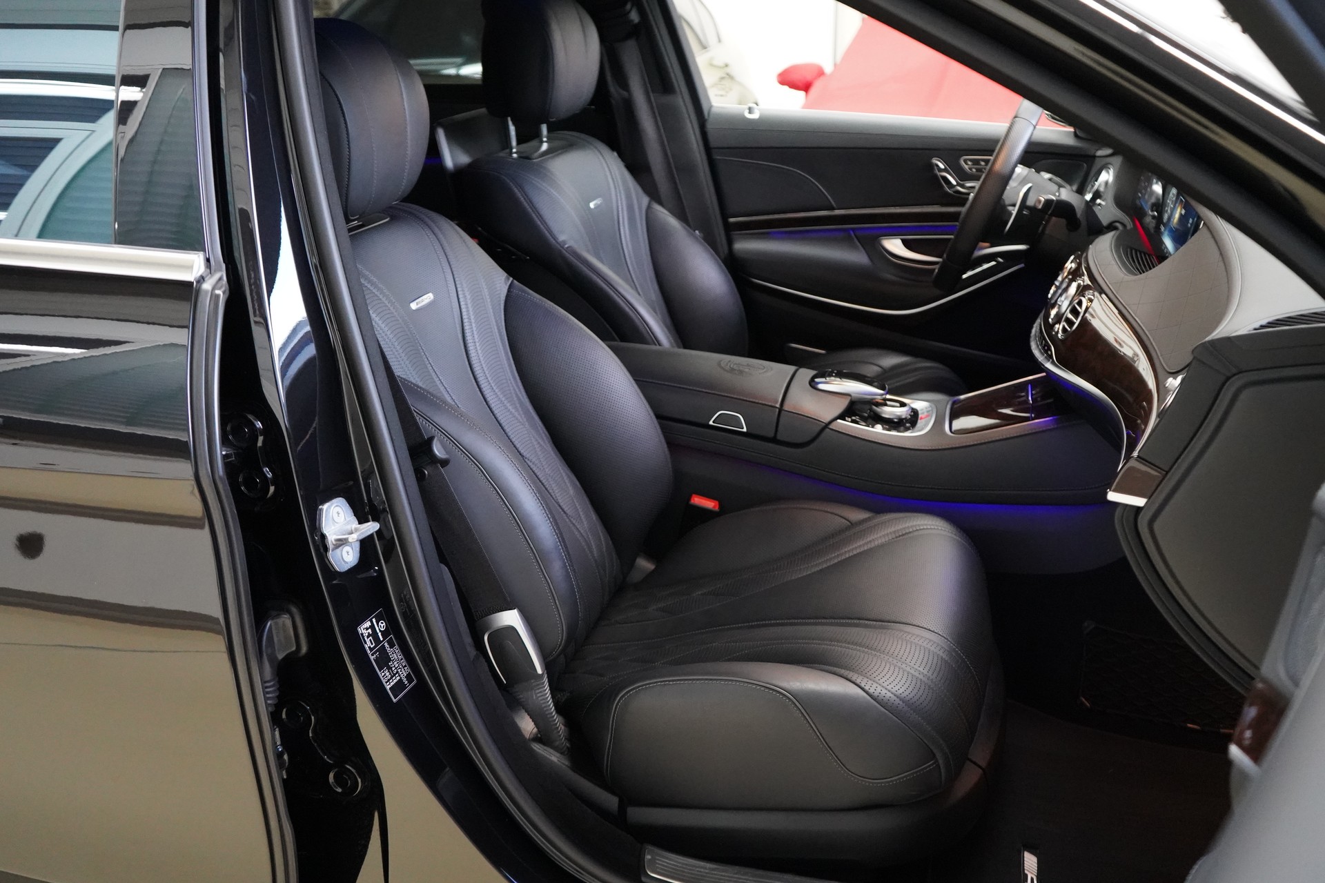 MERCEDES-BENZ S 63 AMG L 4Matic+ 9G-Tronic-image-31