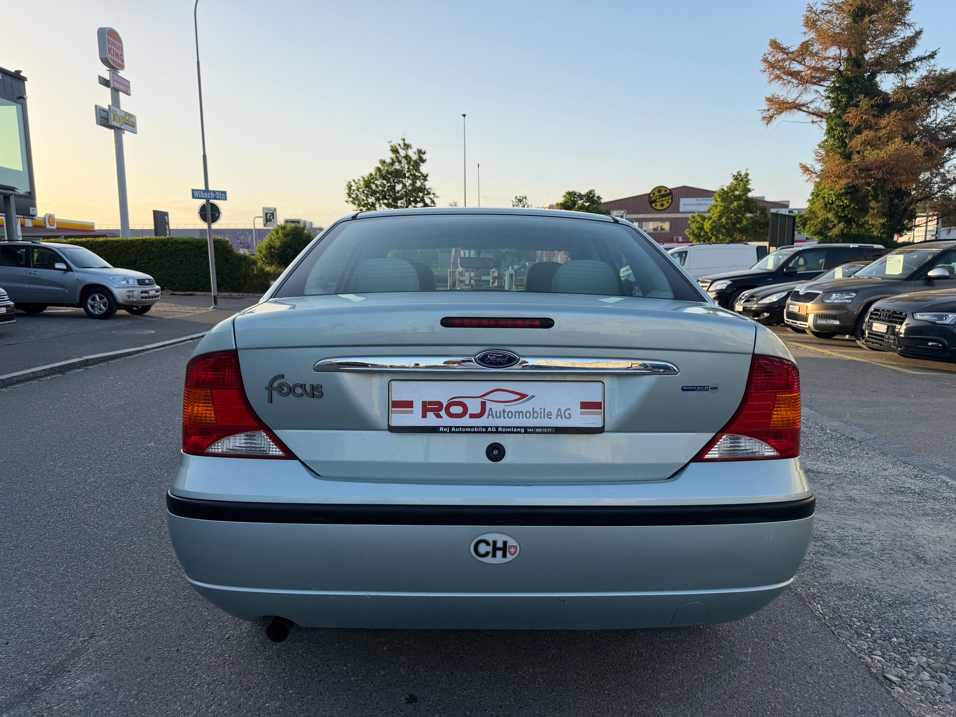 FORD Focus 2.0i 16V Ghia-image-5