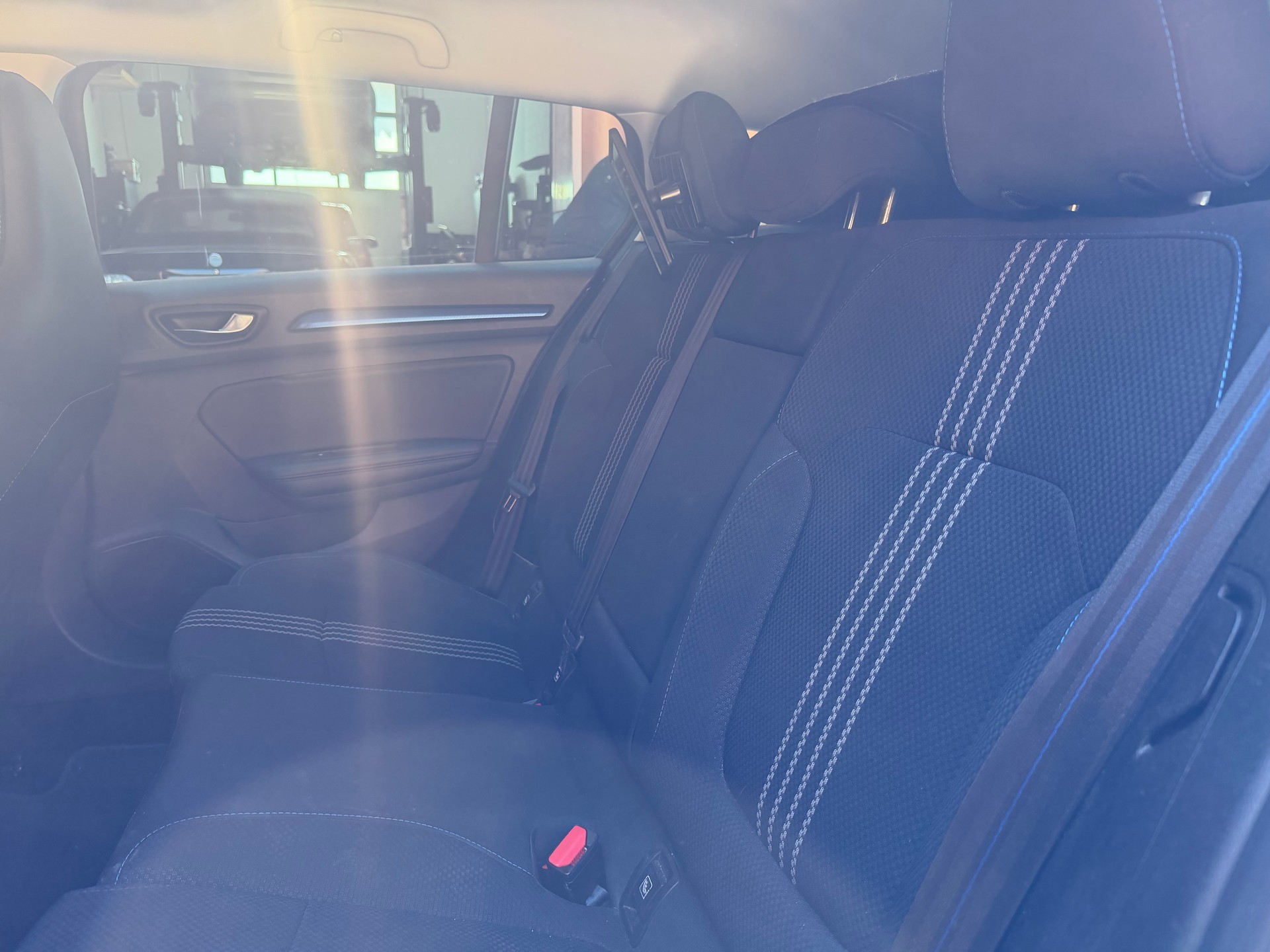 RENAULT Mégane Grandtour 1.6 16V Turbo GT Limited EDC-image-9