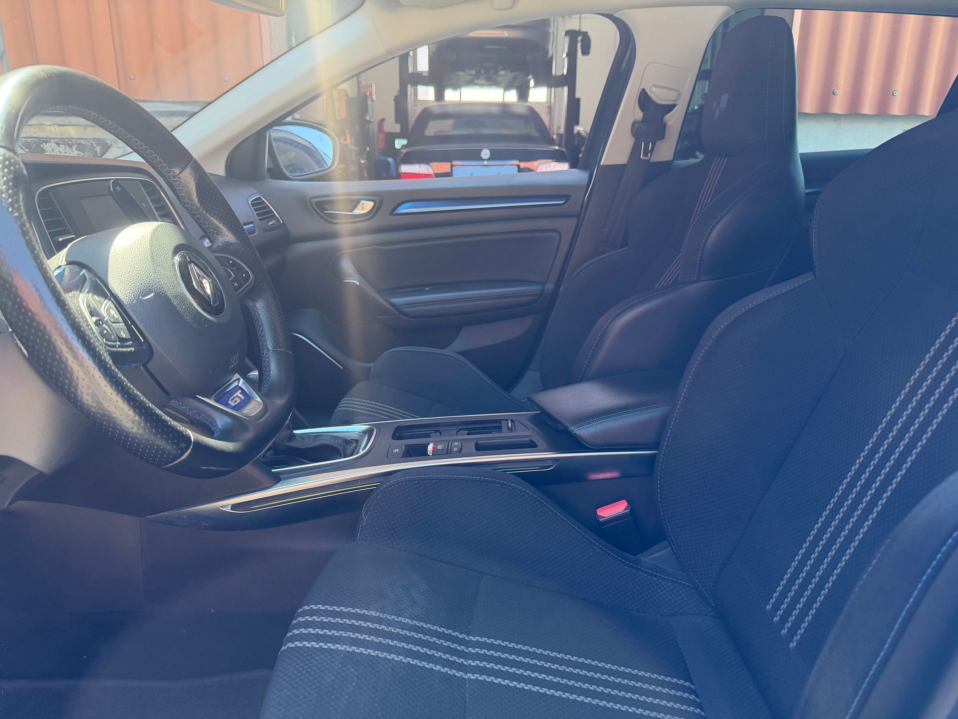RENAULT Mégane Grandtour 1.6 16V Turbo GT Limited EDC-image-5