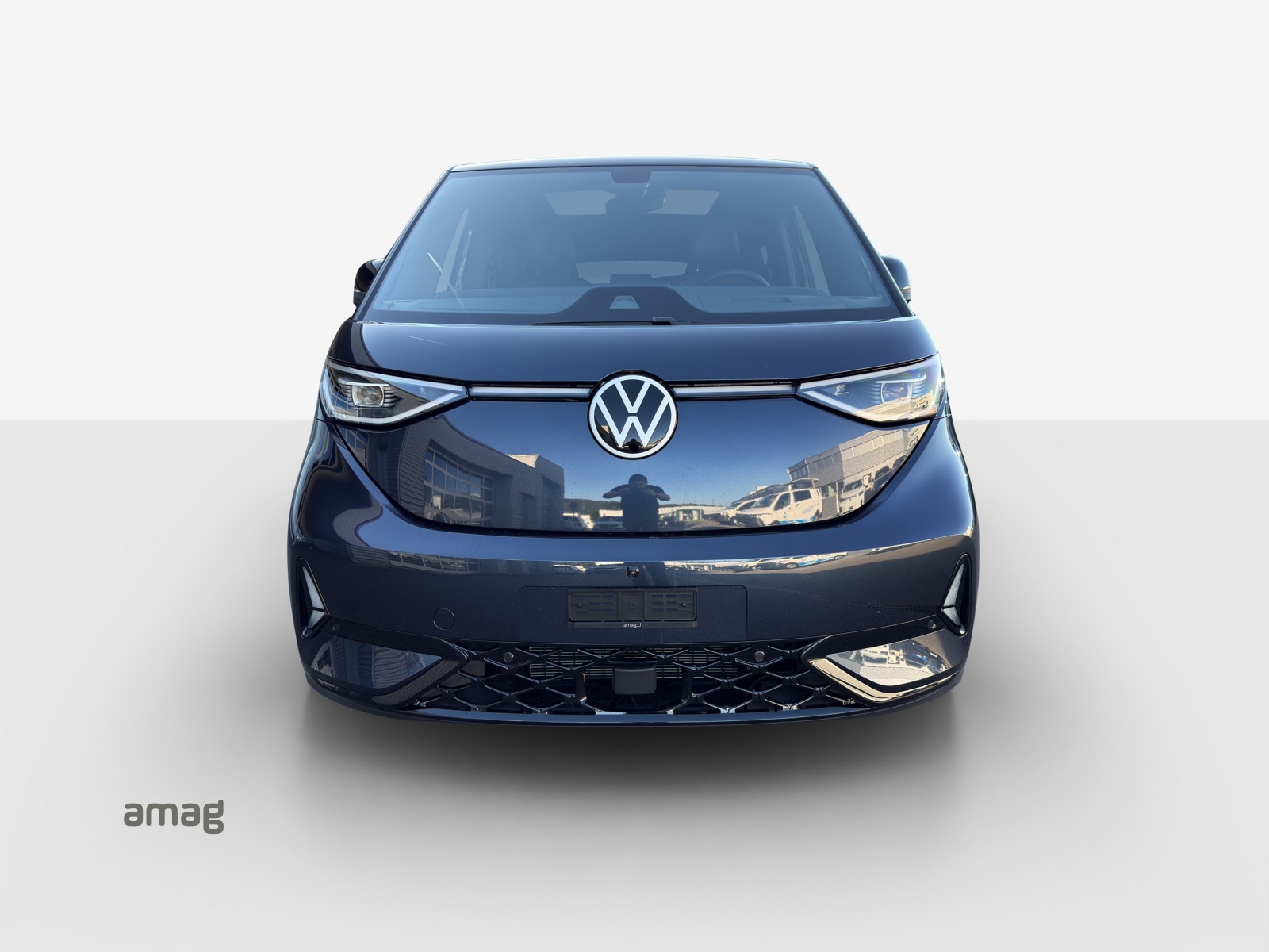 VW ID.Buzz LWB GTX 4 Motion-image-6