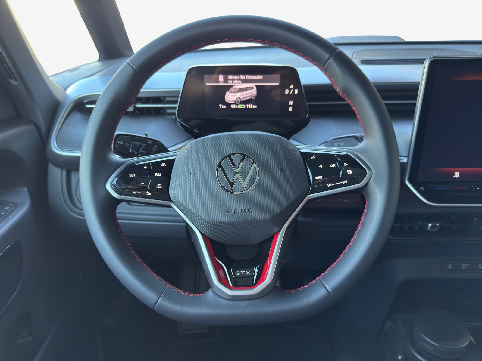 VW ID.Buzz LWB GTX 4 Motion-image-9