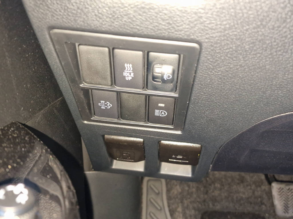 TOYOTA Hilux 2.8d MHEV Style Double Cab 4x4-image-8