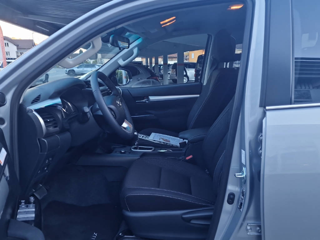 TOYOTA Hilux 2.8d MHEV Style Double Cab 4x4-image-5