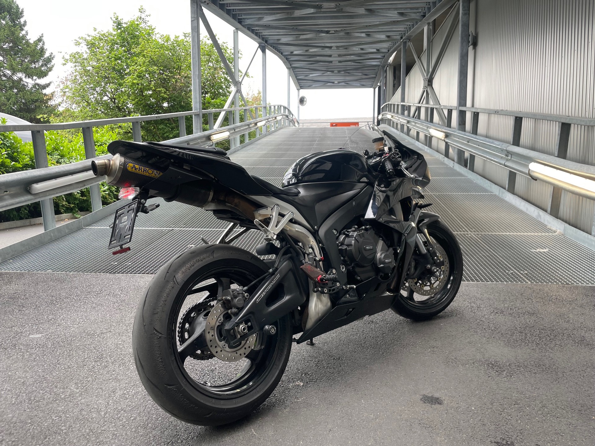 HONDA CBR 600 RR-showroom-element-3